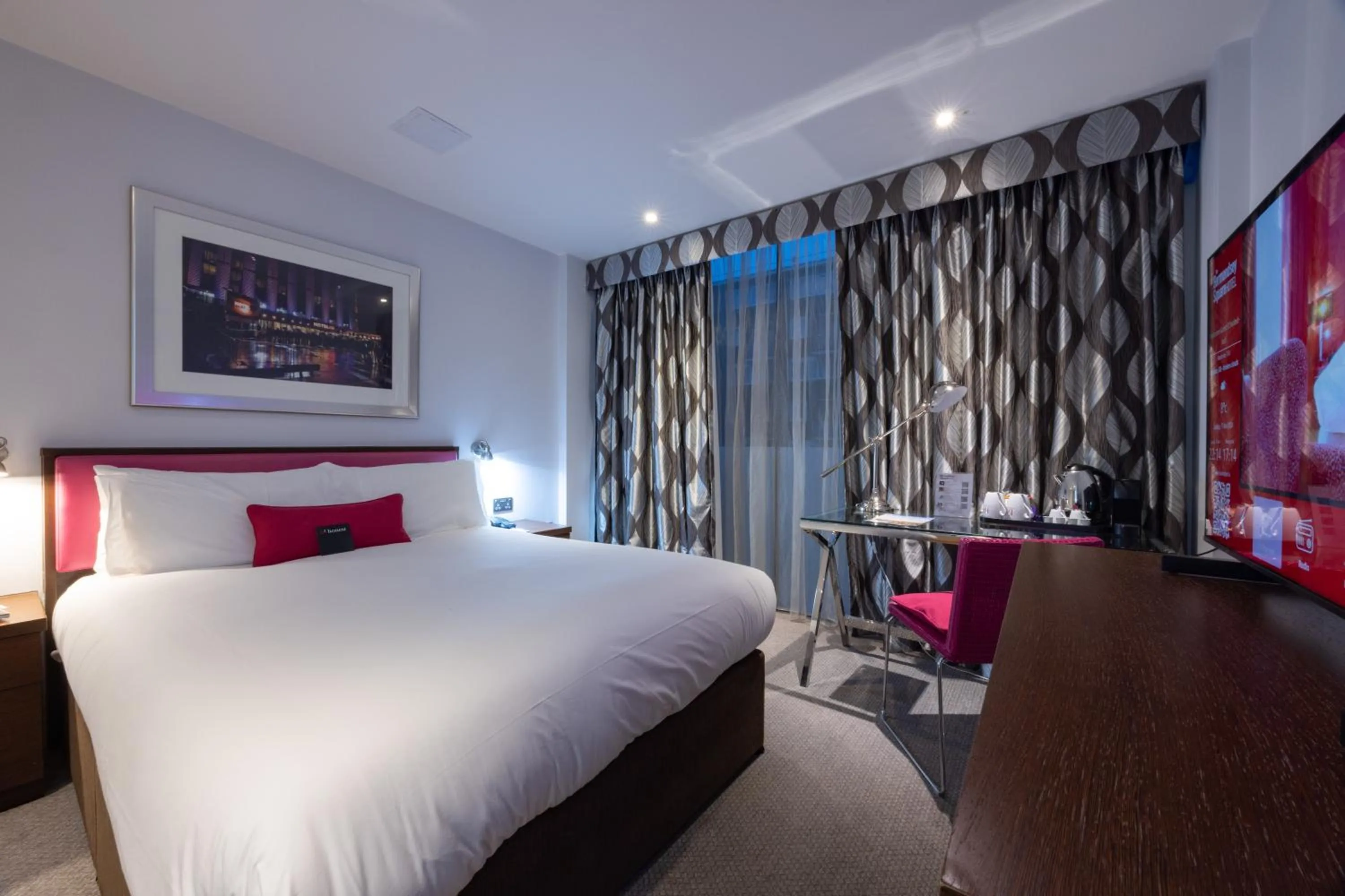 Bedroom, Bed in Bermondsey Square Hotel - A Bespoke Hotel