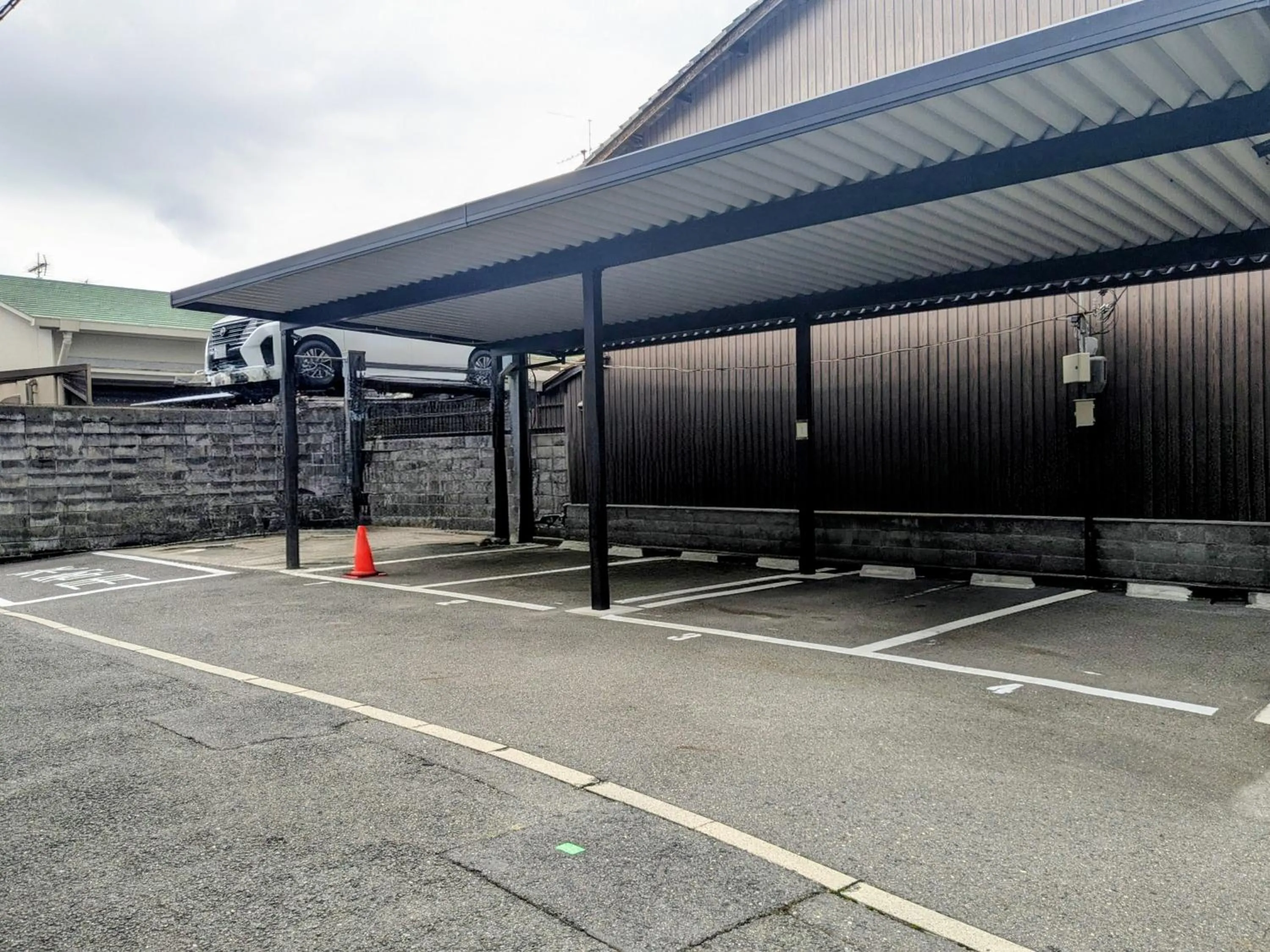 Parking in Kikyo-an Cozy Private Machiya near JR Nijo Station