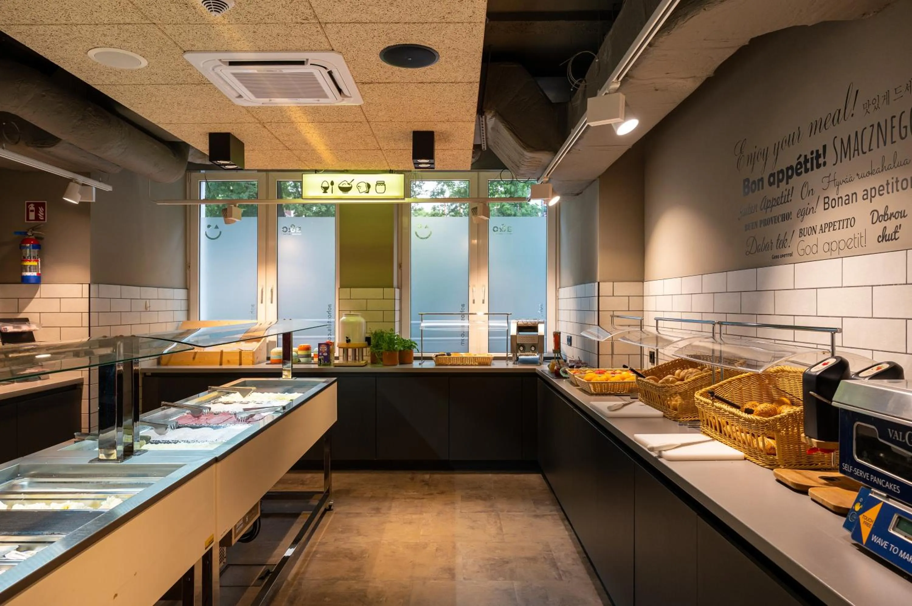 Breakfast in a&o Warszawa Wola