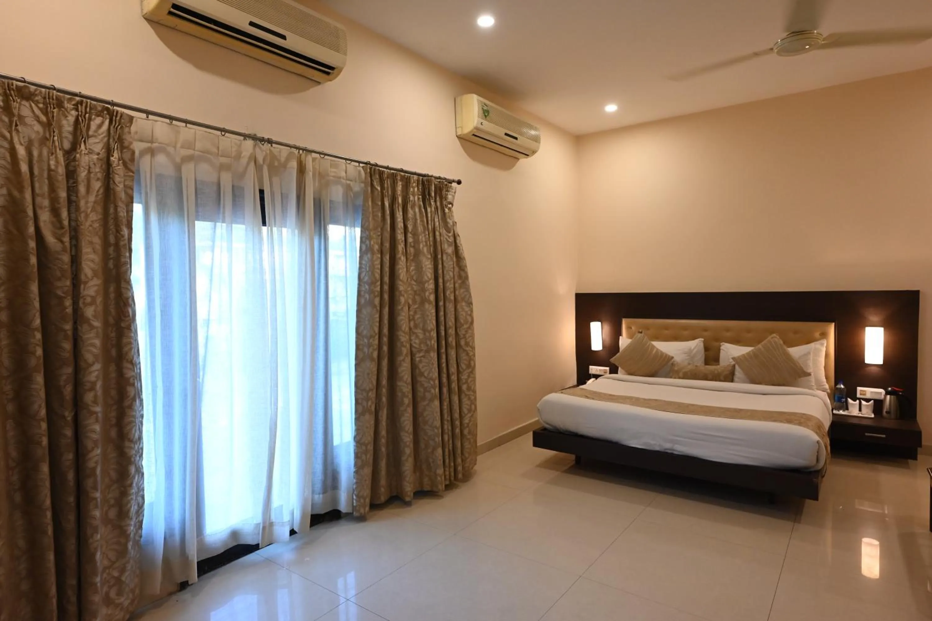 Bed in Little Chef Hotel