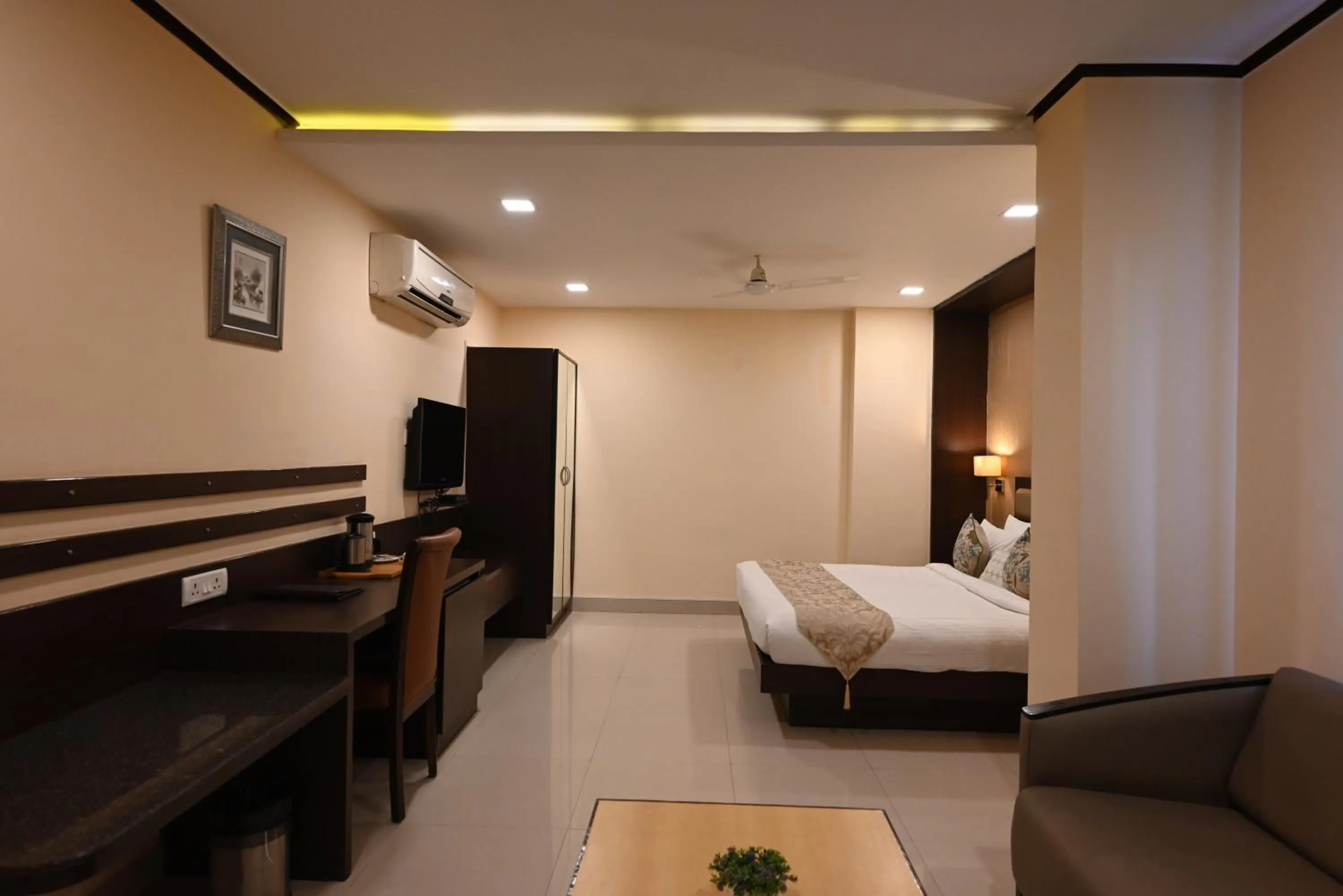 Bedroom, Bed in Little Chef Hotel