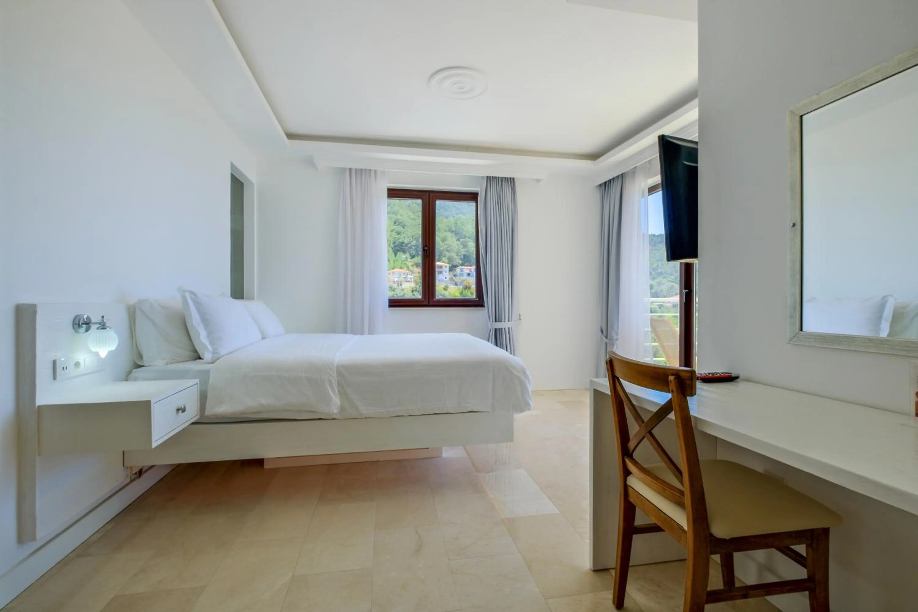 Bedroom, Bed in Highclere Hotel and Spa