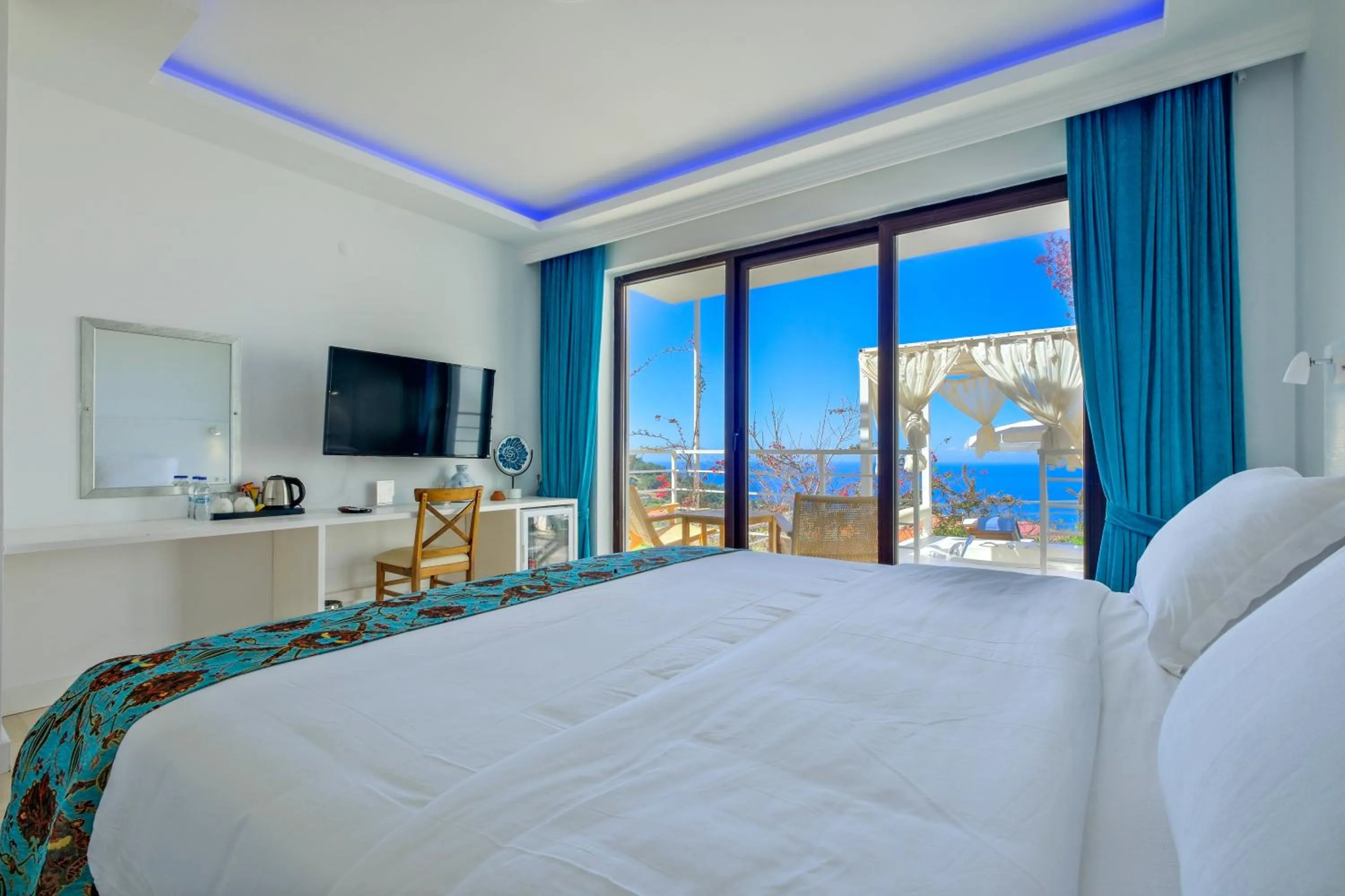 Bedroom, Bed in Highclere Hotel and Spa