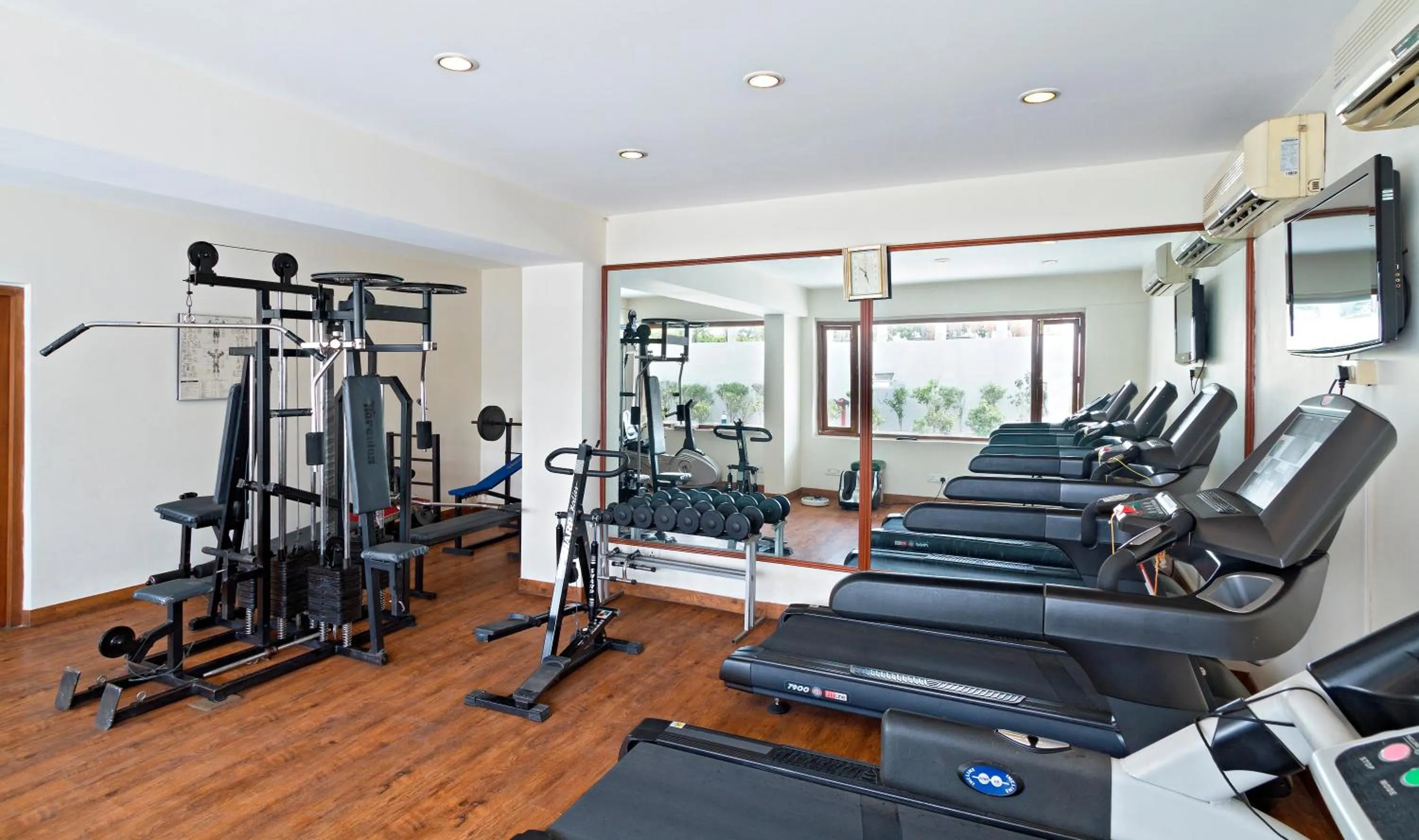 Fitness centre/facilities in Clarks Avadh
