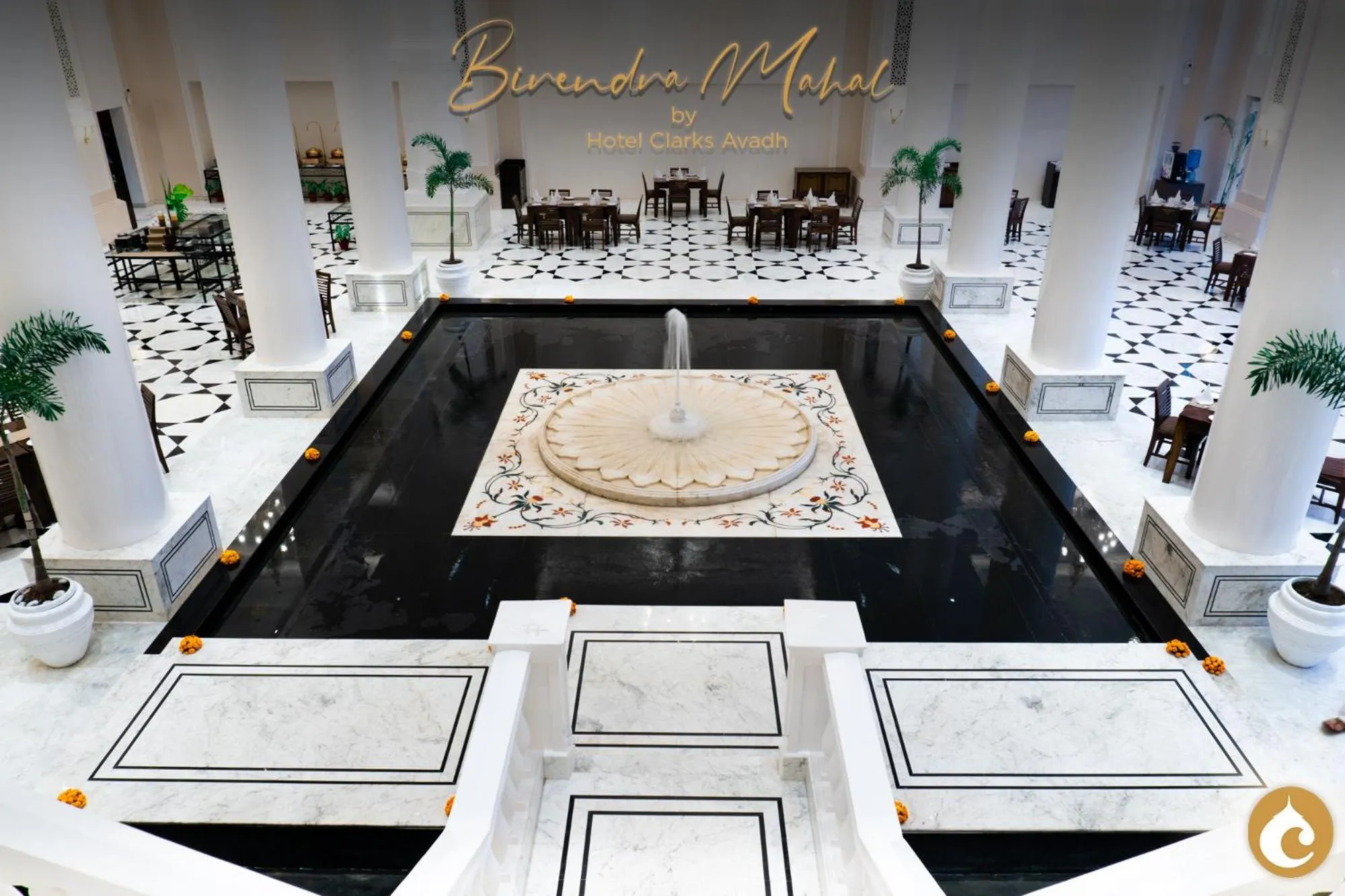 Restaurant/places to eat in Clarks Avadh