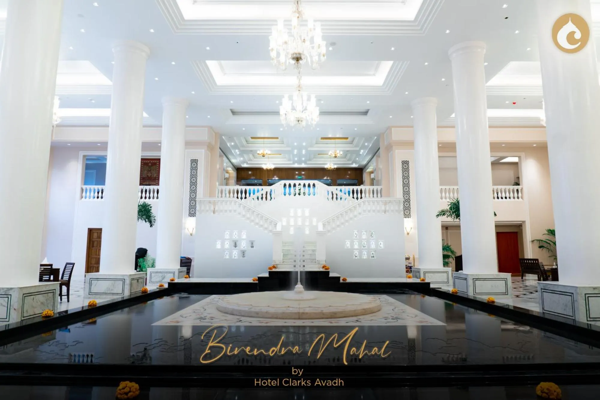 Restaurant/places to eat in Clarks Avadh