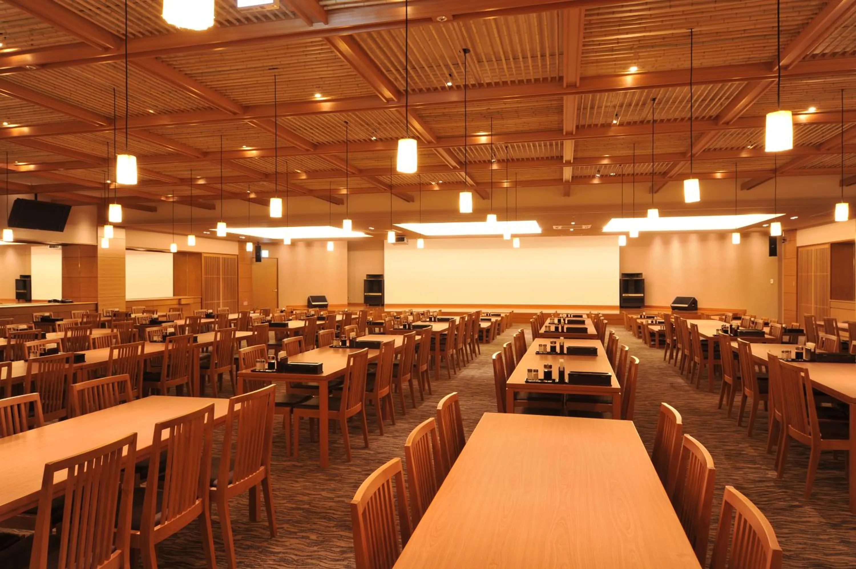 Restaurant/places to eat in Nara Plaza Hotel