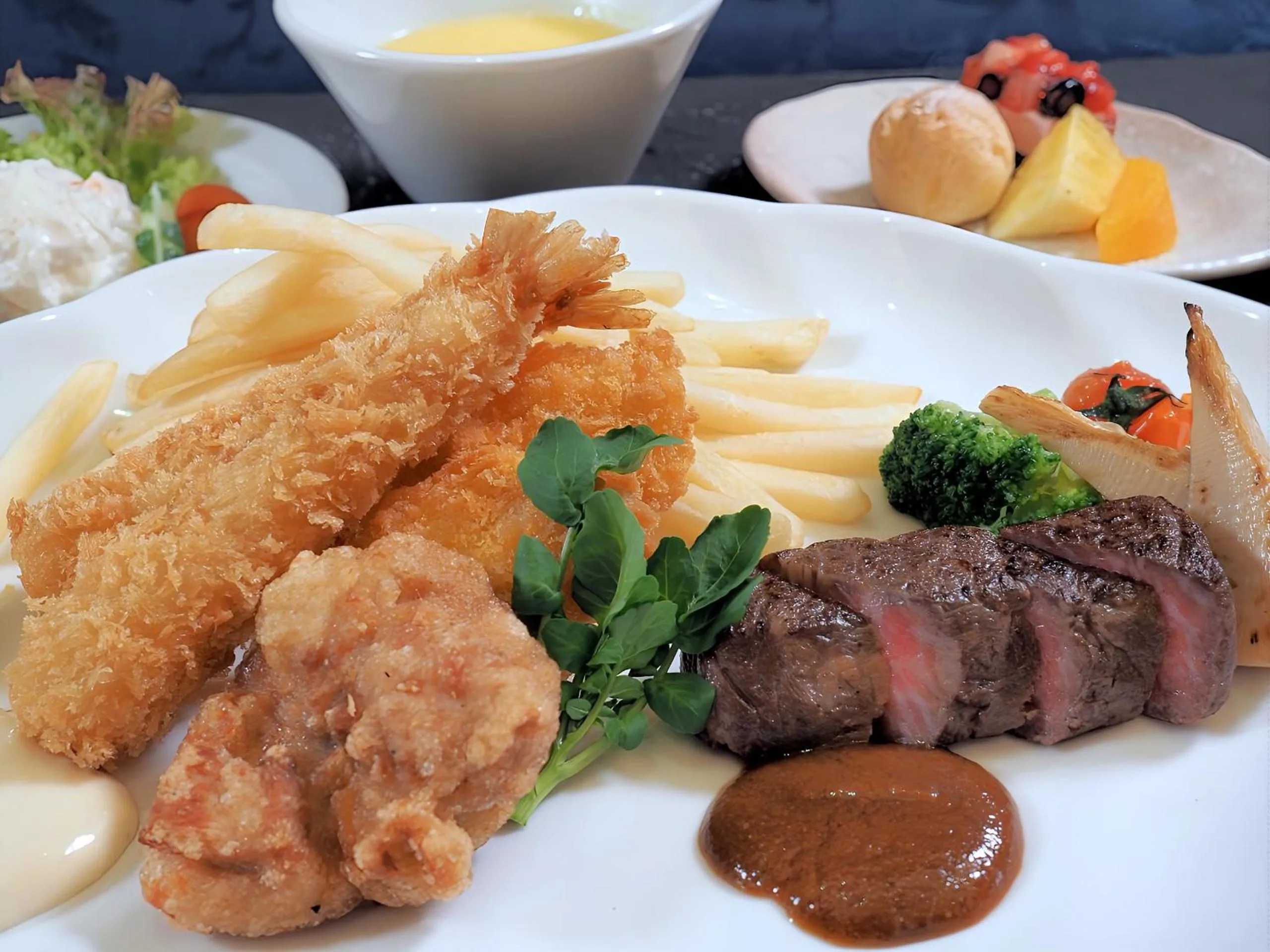 Food in Nara Plaza Hotel