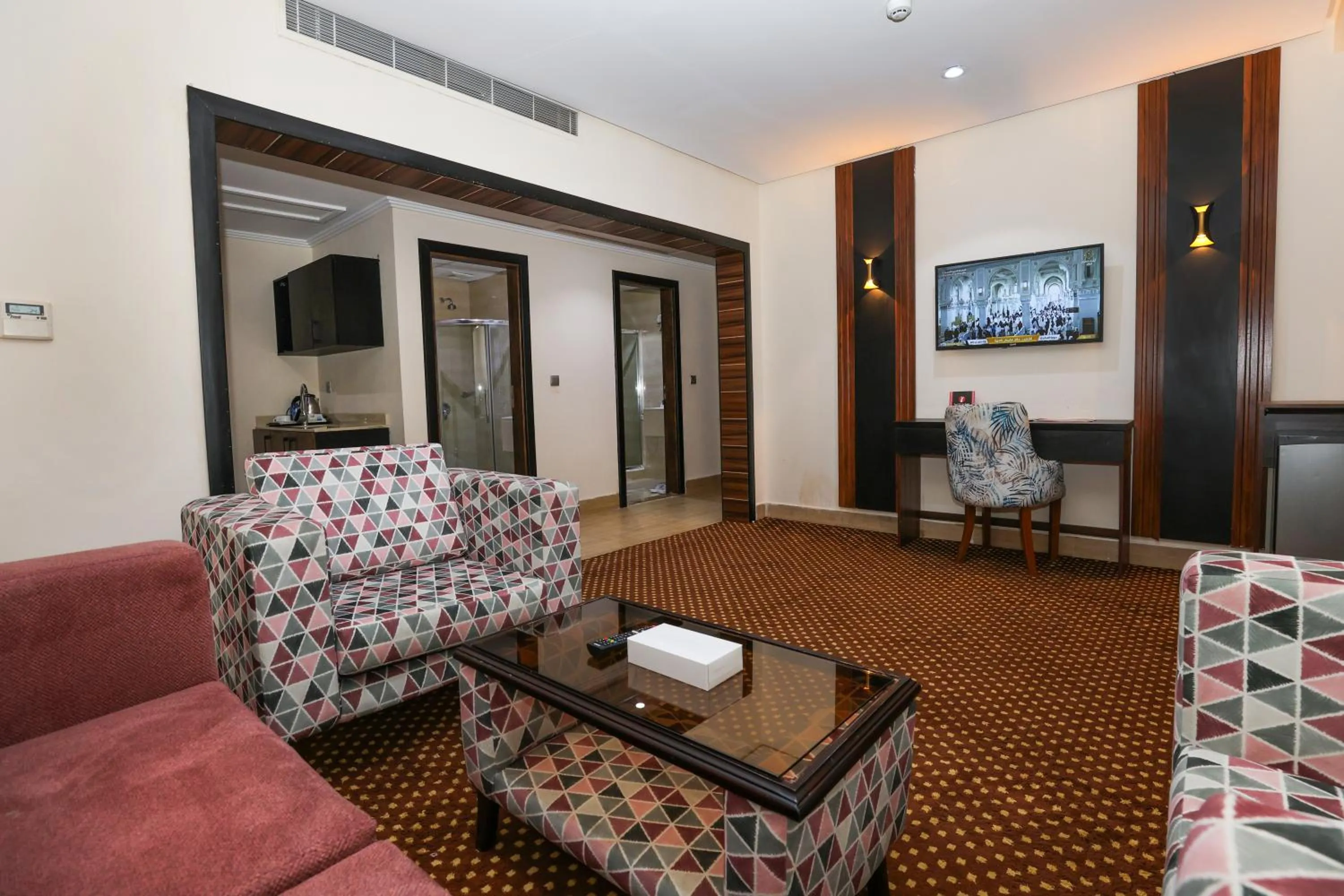 TV and multimedia in Reef Global Hotel