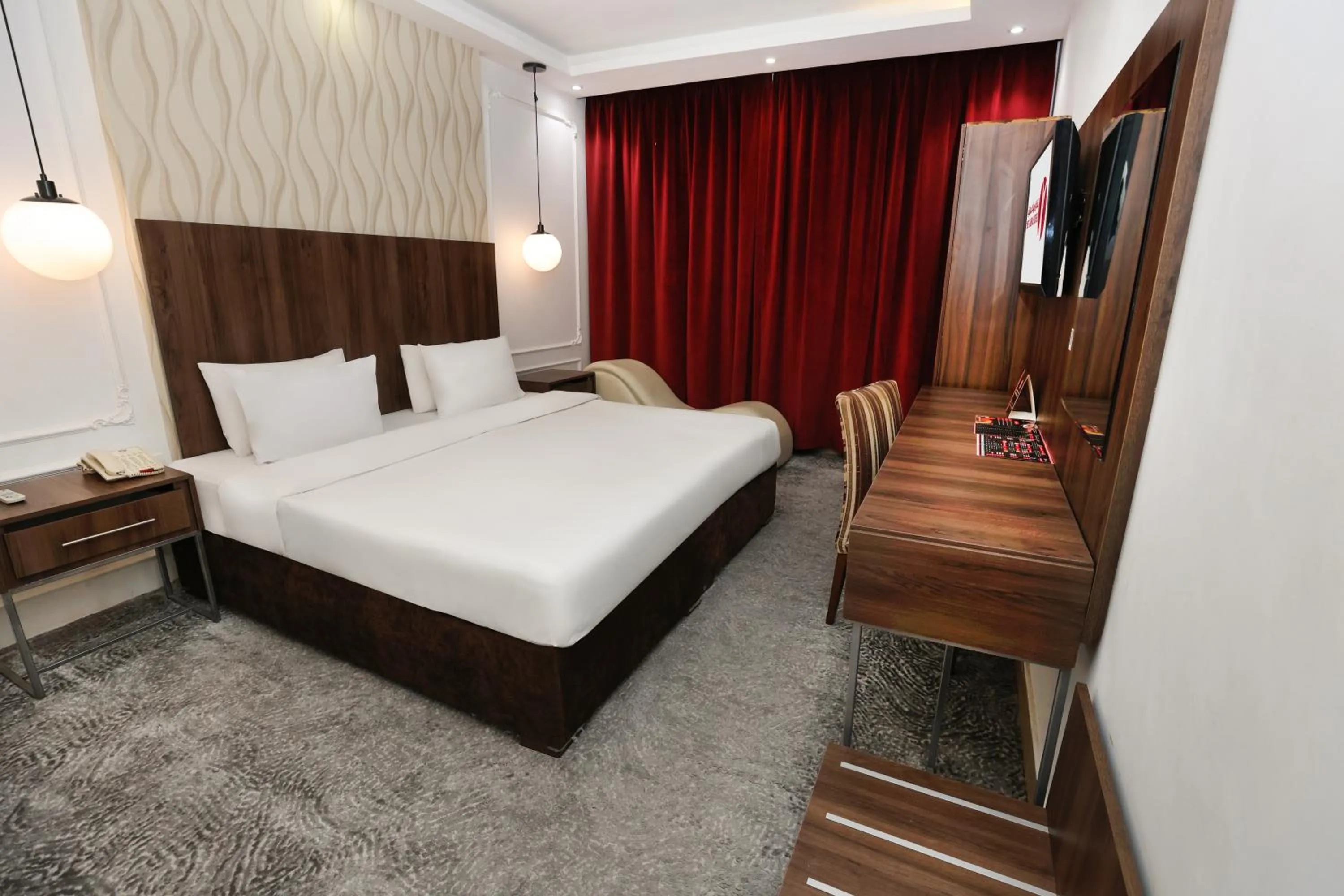 Bedroom, Bed in Reef Global Hotel