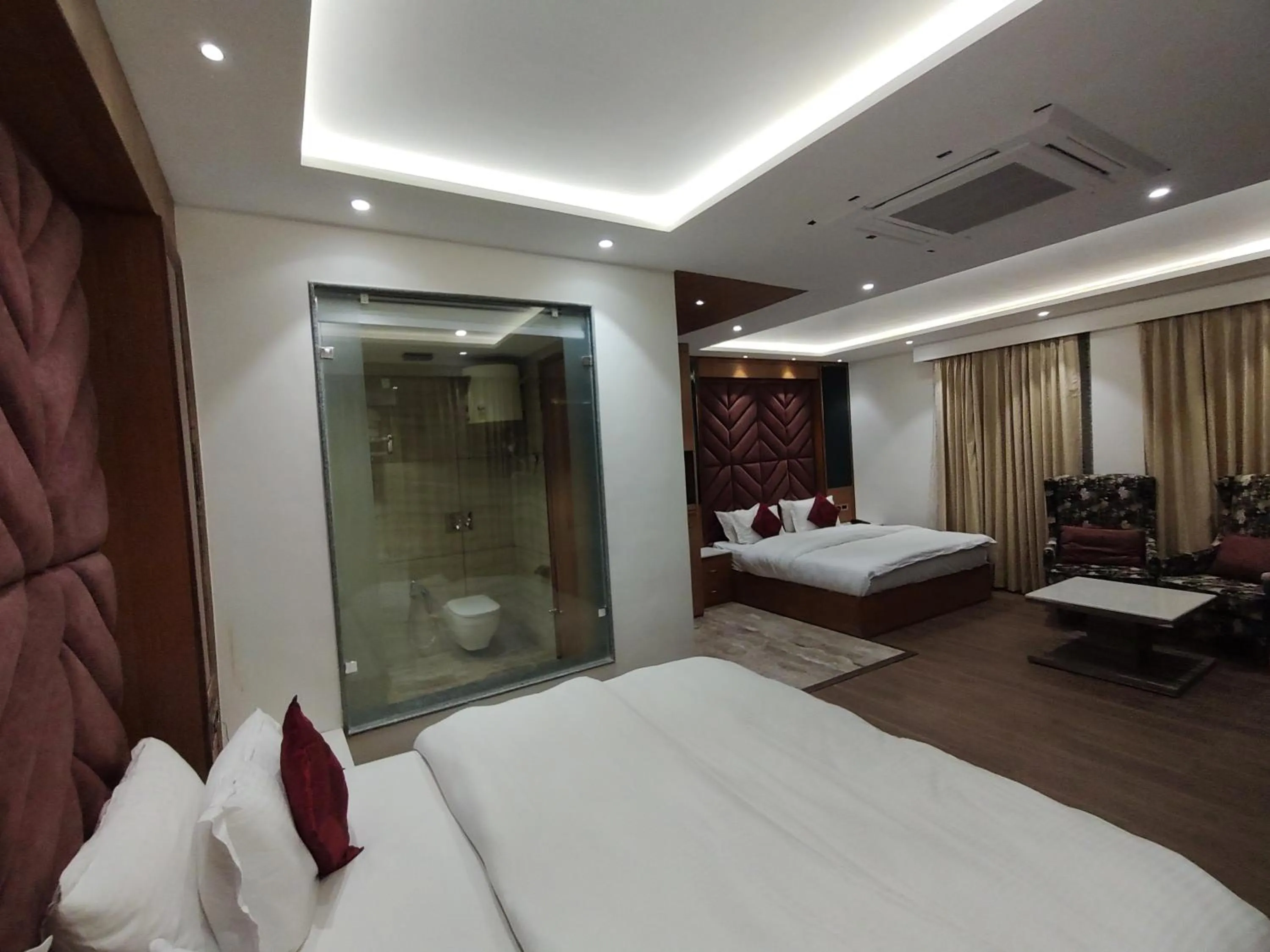 Bedroom, Bed in Sagrika Resort Dalhousie