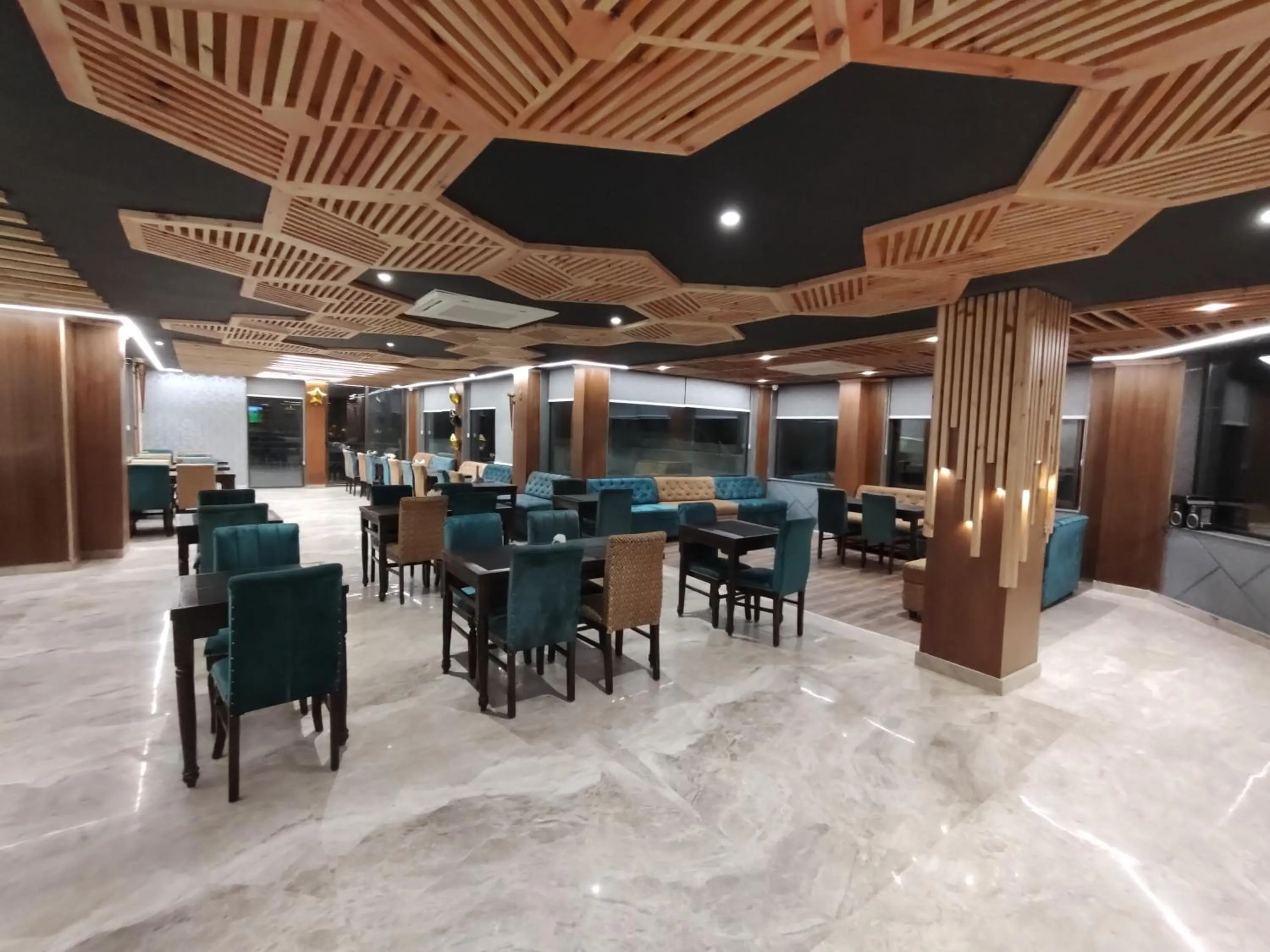 Restaurant/places to eat in Sagrika Resort Dalhousie