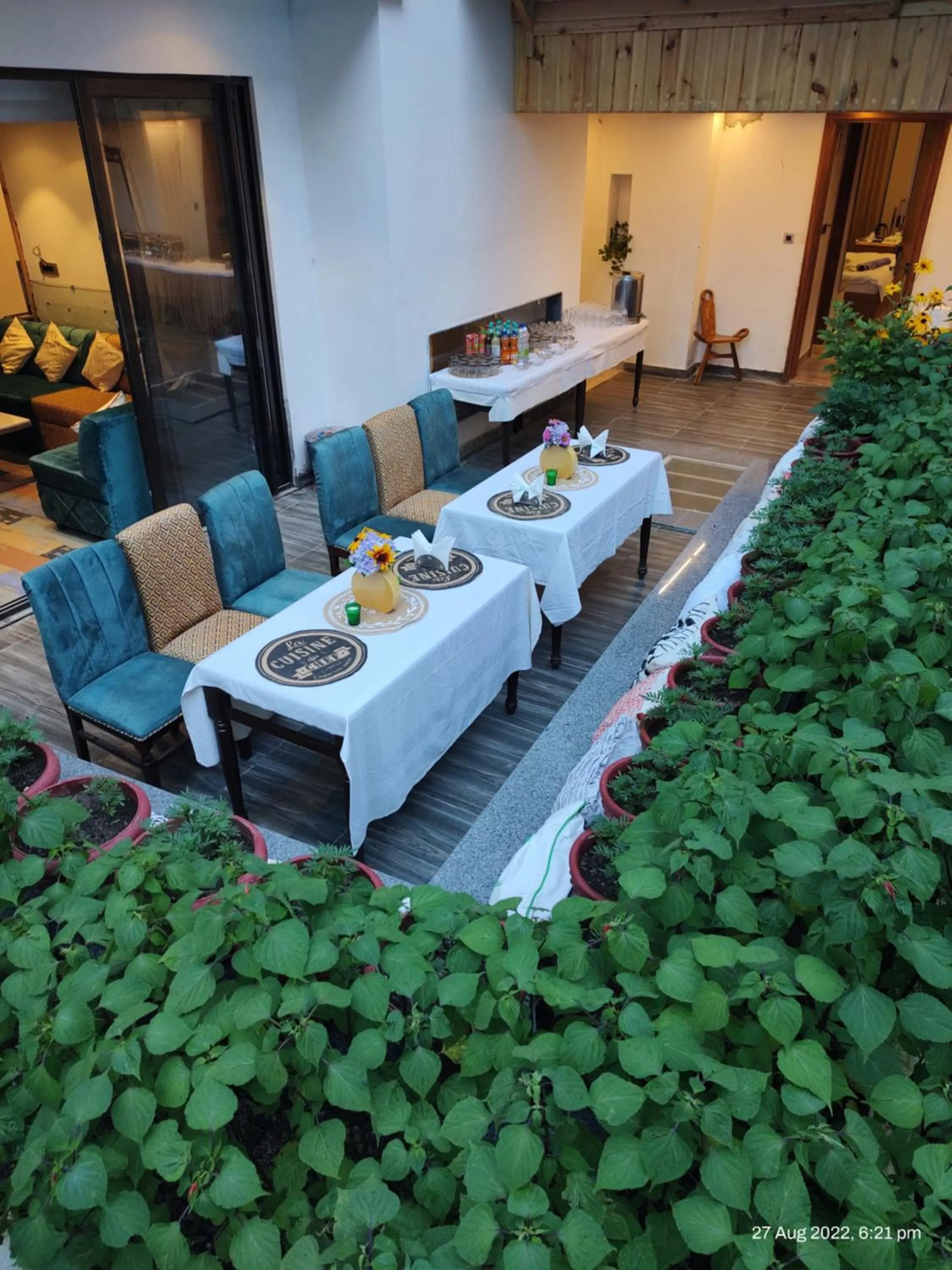 Restaurant/places to eat in Sagrika Resort Dalhousie