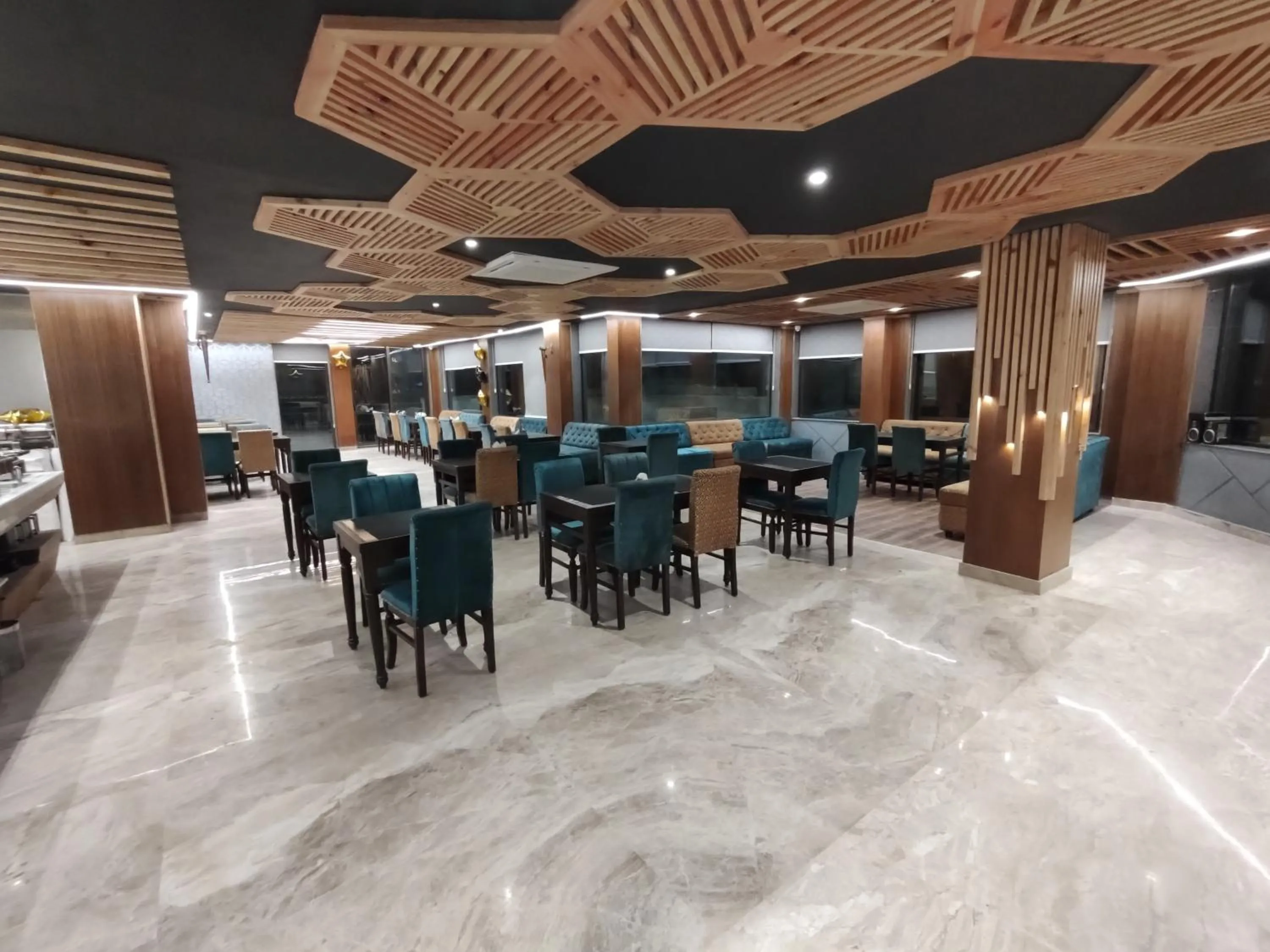 Restaurant/places to eat in Sagrika Resort Dalhousie