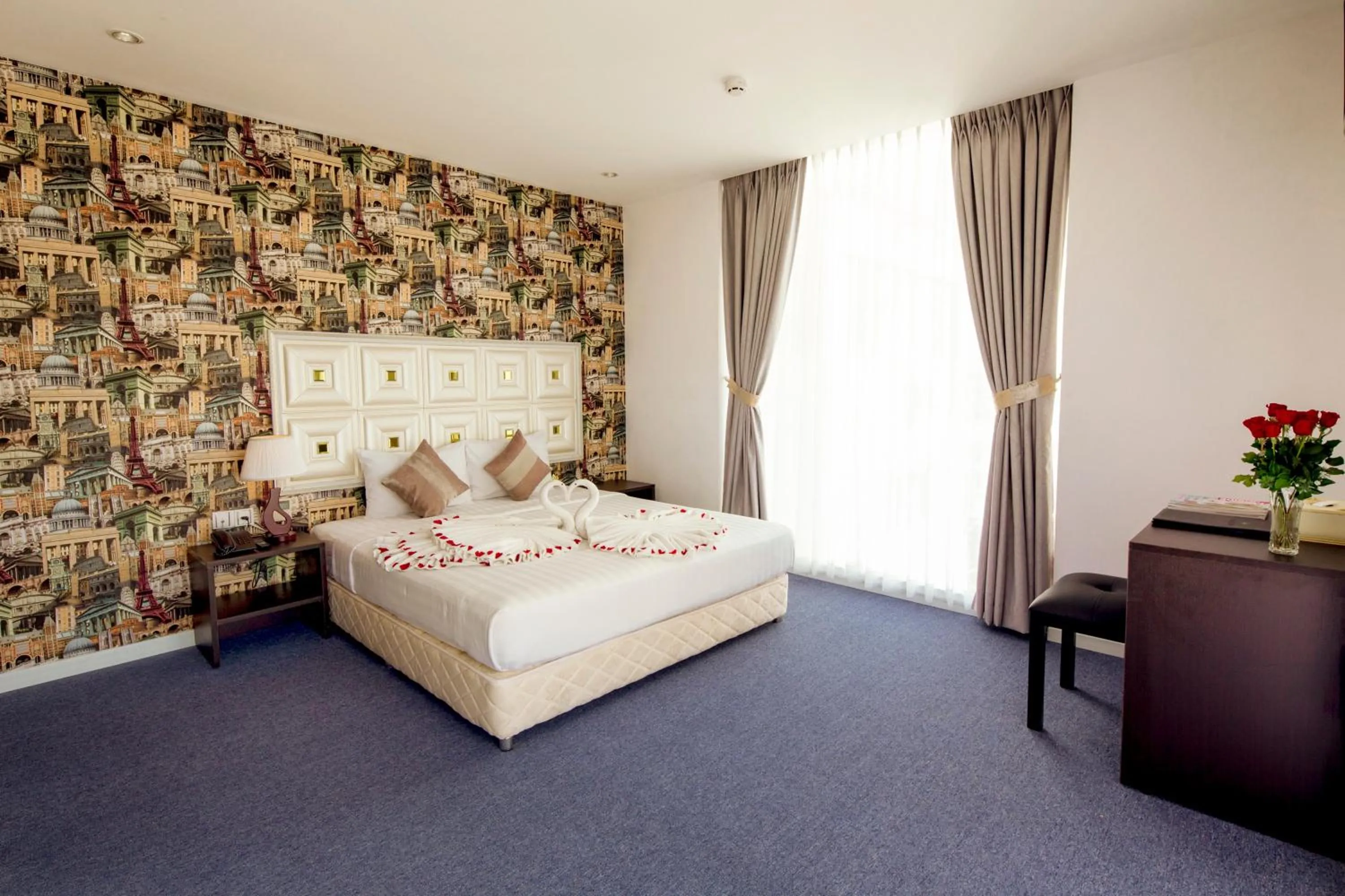 Photo of the whole room in Golden Crown Hotel