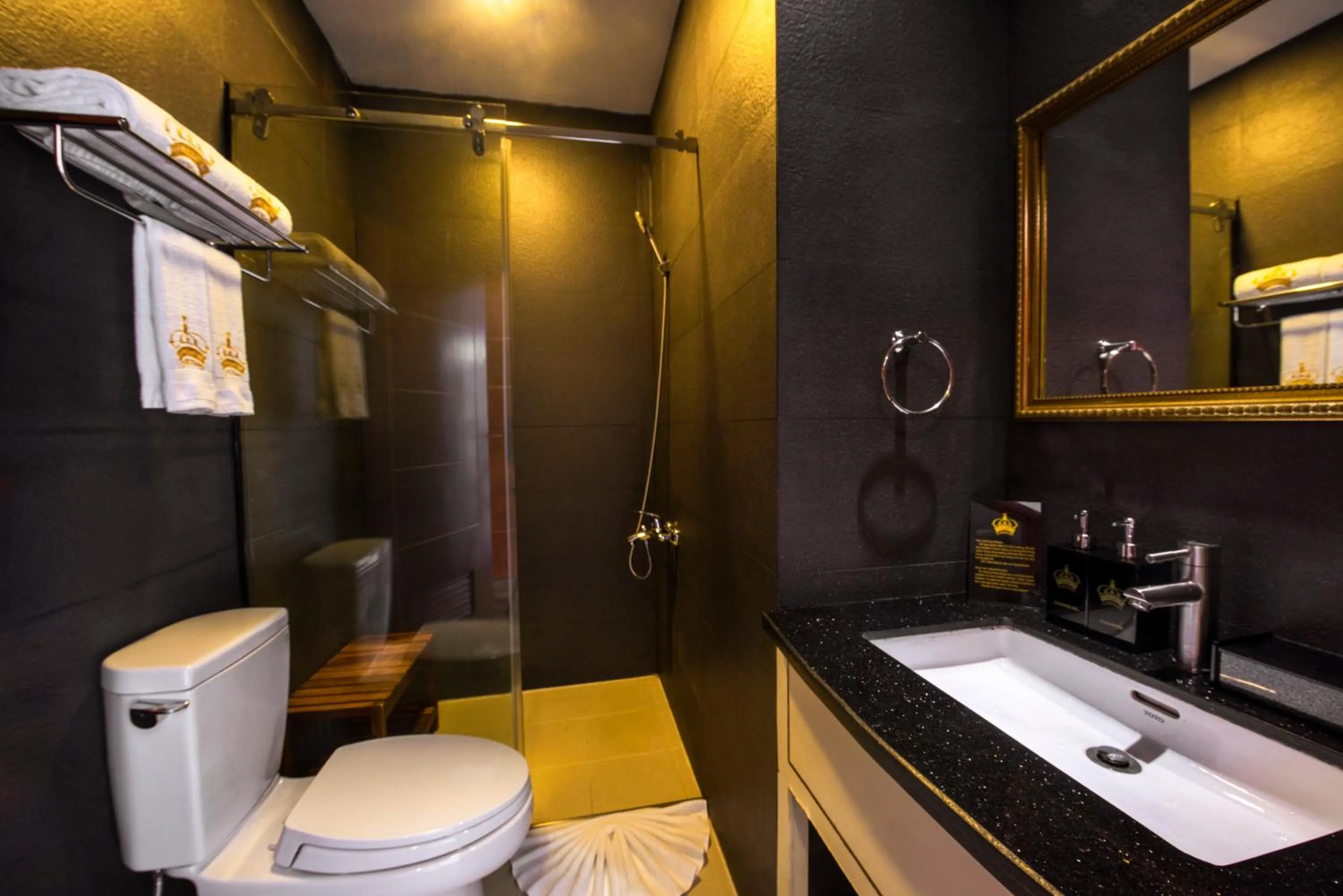 Bathroom in Golden Crown Hotel