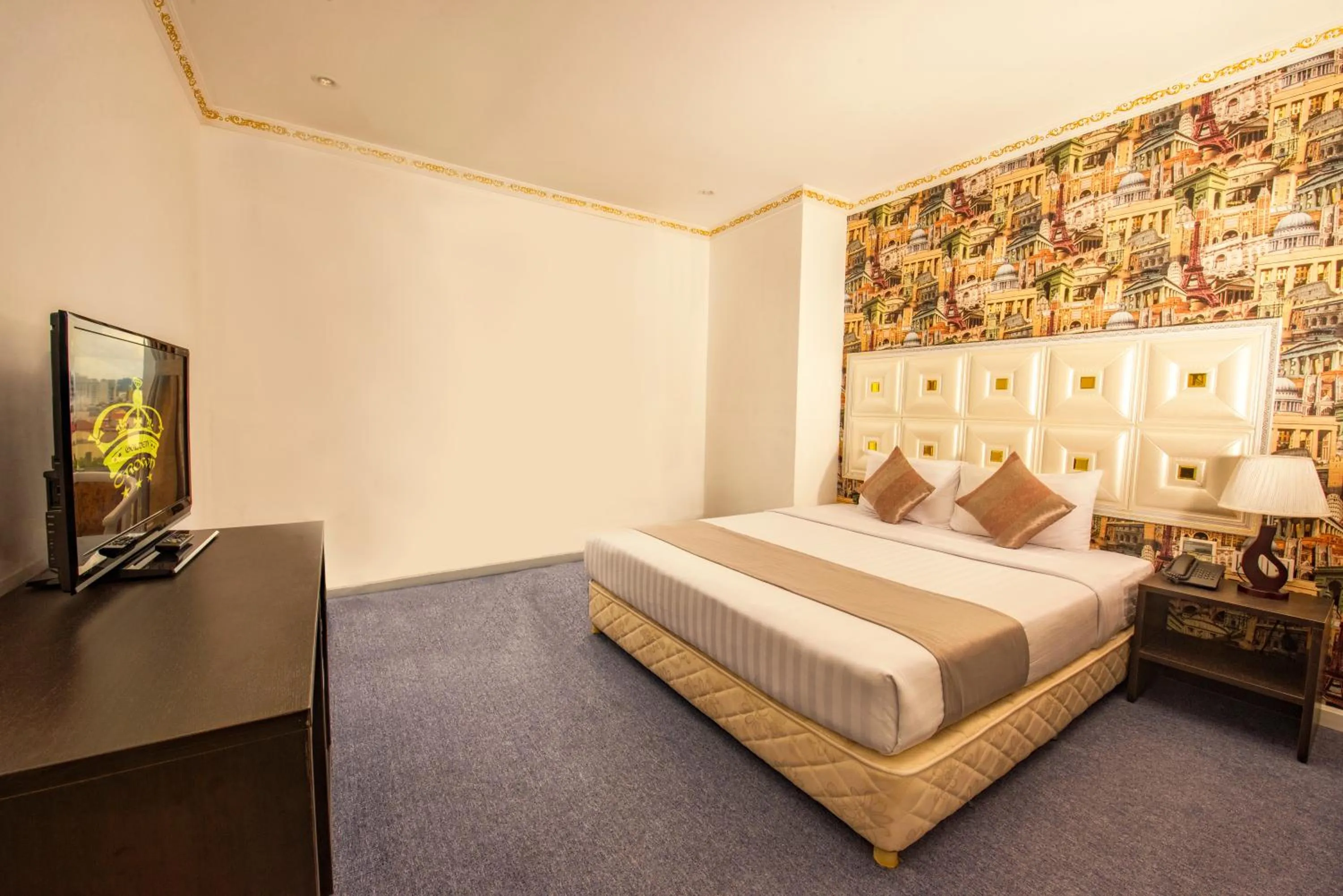 Photo of the whole room in Golden Crown Hotel