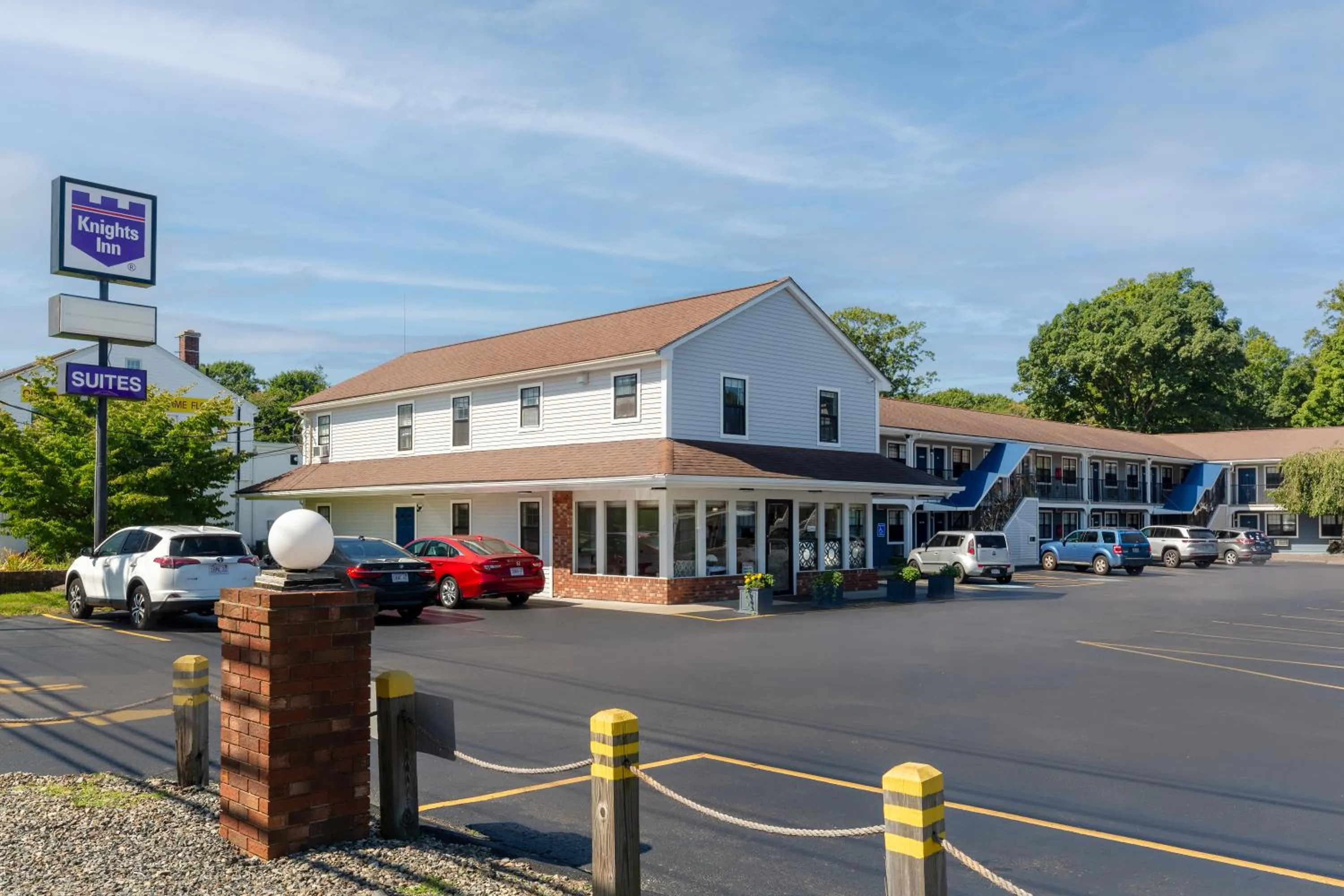 Property building in Knights Inn North Attleboro