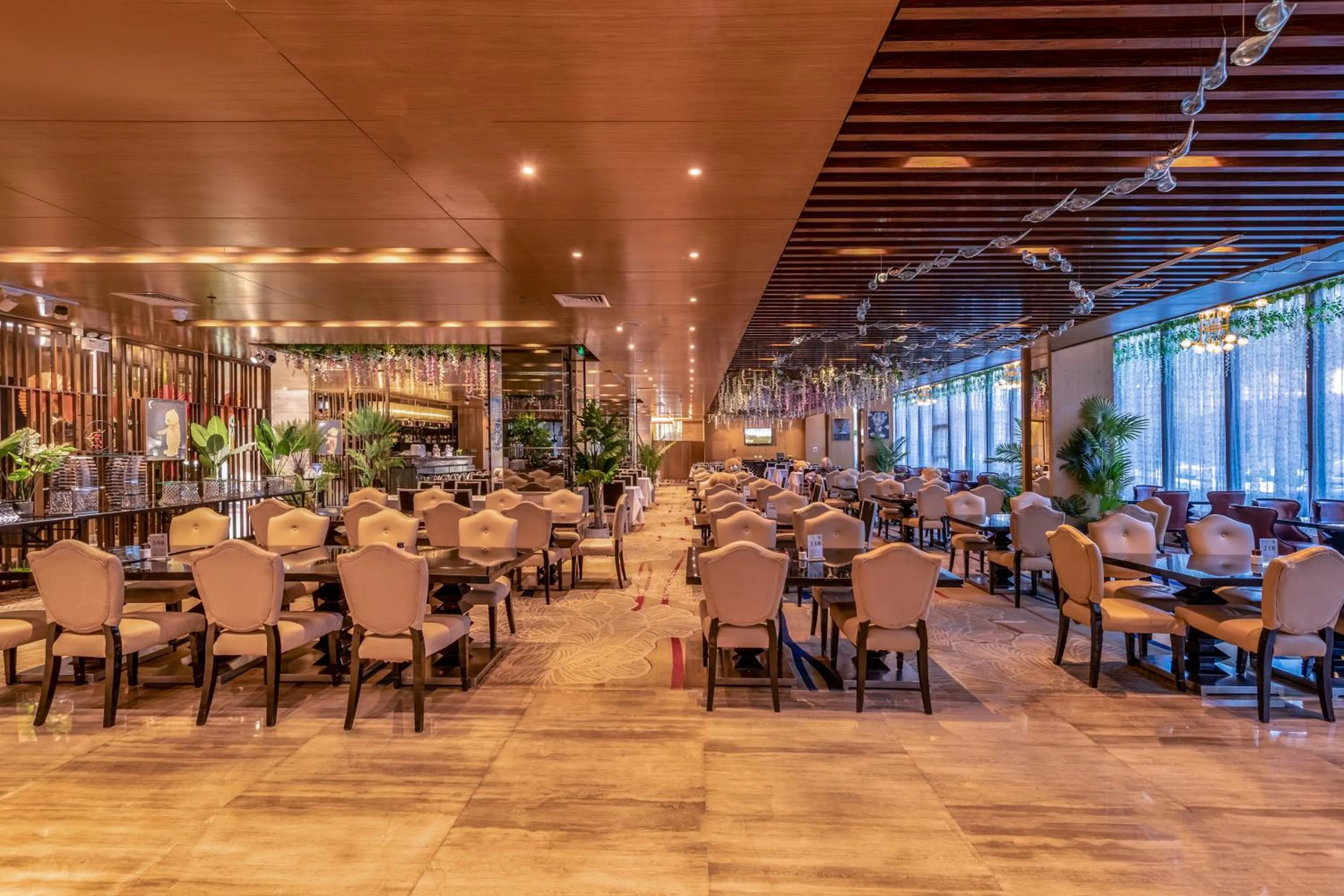 Restaurant/places to eat in Easeland Hotel Guangzhou