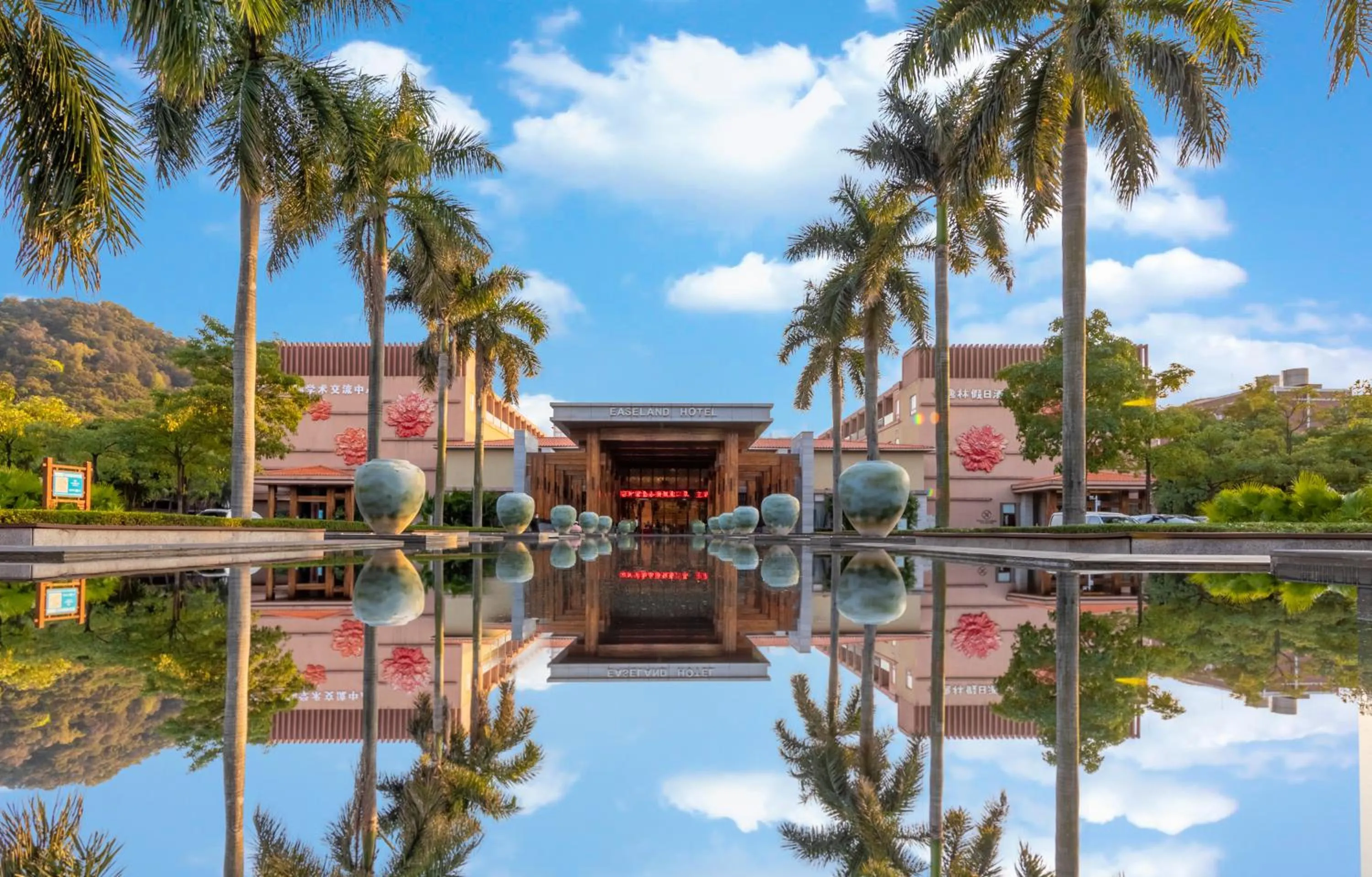 Property building in Easeland Hotel Guangzhou