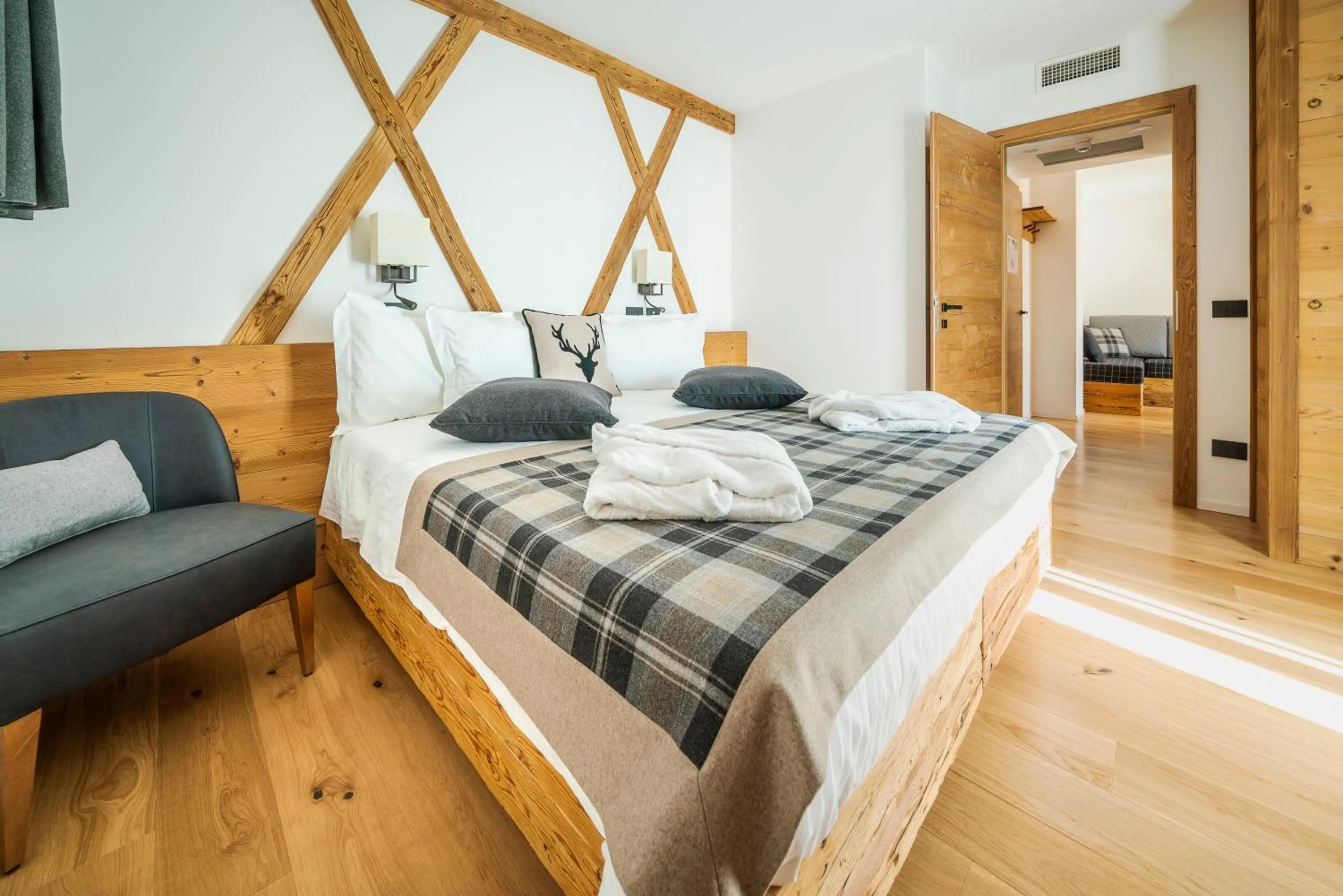 Bedroom, Bed in Camina Suite and Spa