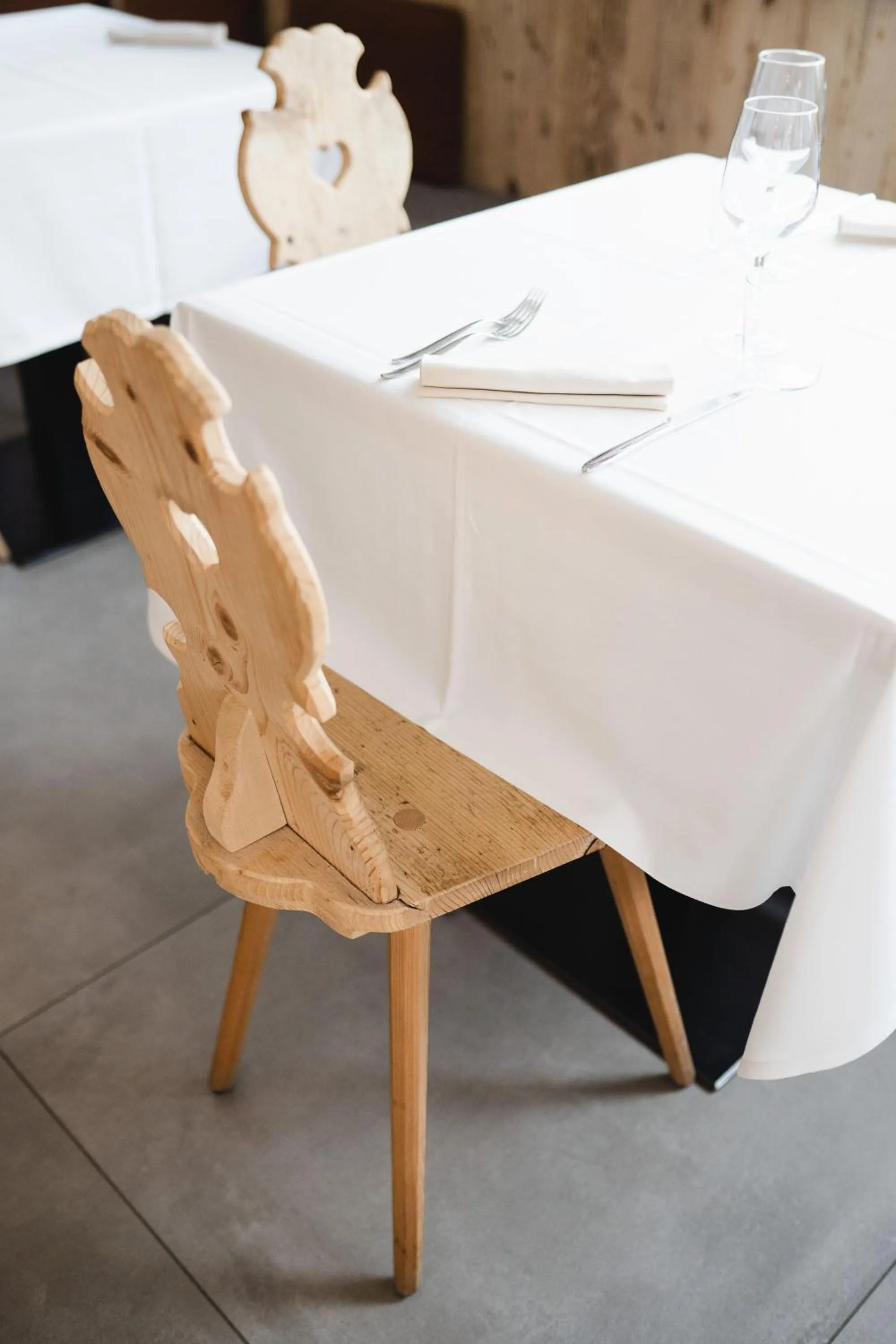 Restaurant/places to eat in Camina Suite and Spa