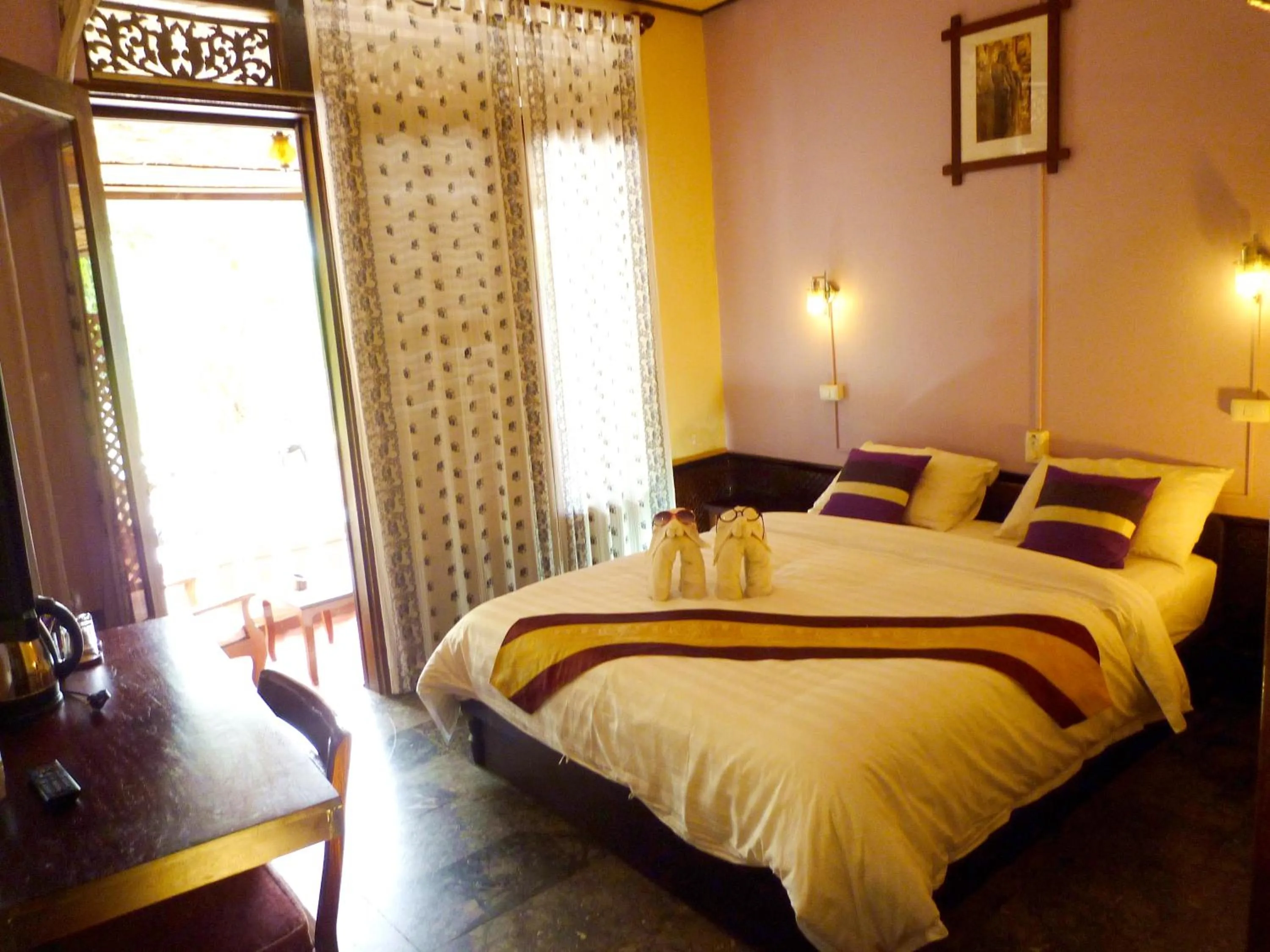 Photo of the whole room, Bed in Saynamkhan River View