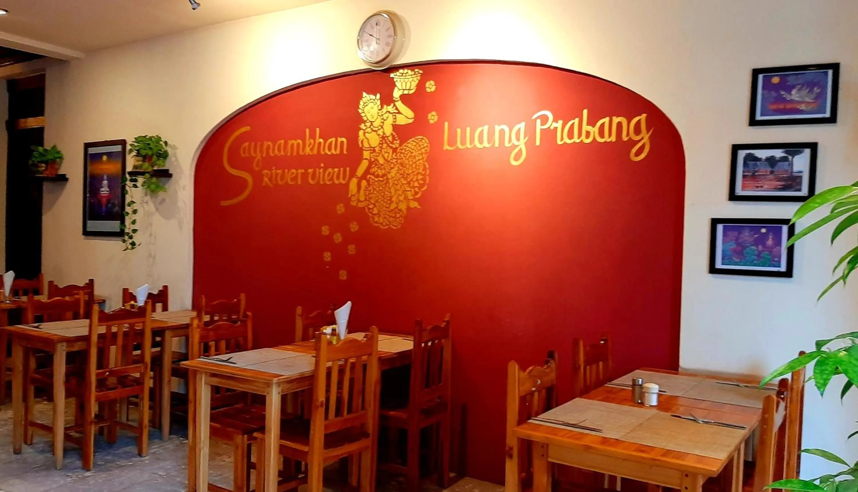 Restaurant/places to eat in Saynamkhan River View