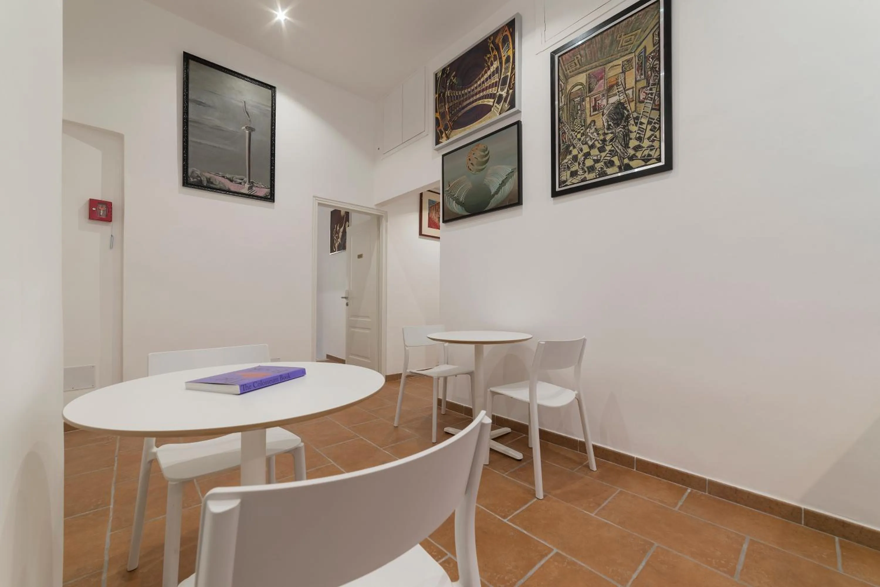 Communal kitchen in Appartamento Via Genova