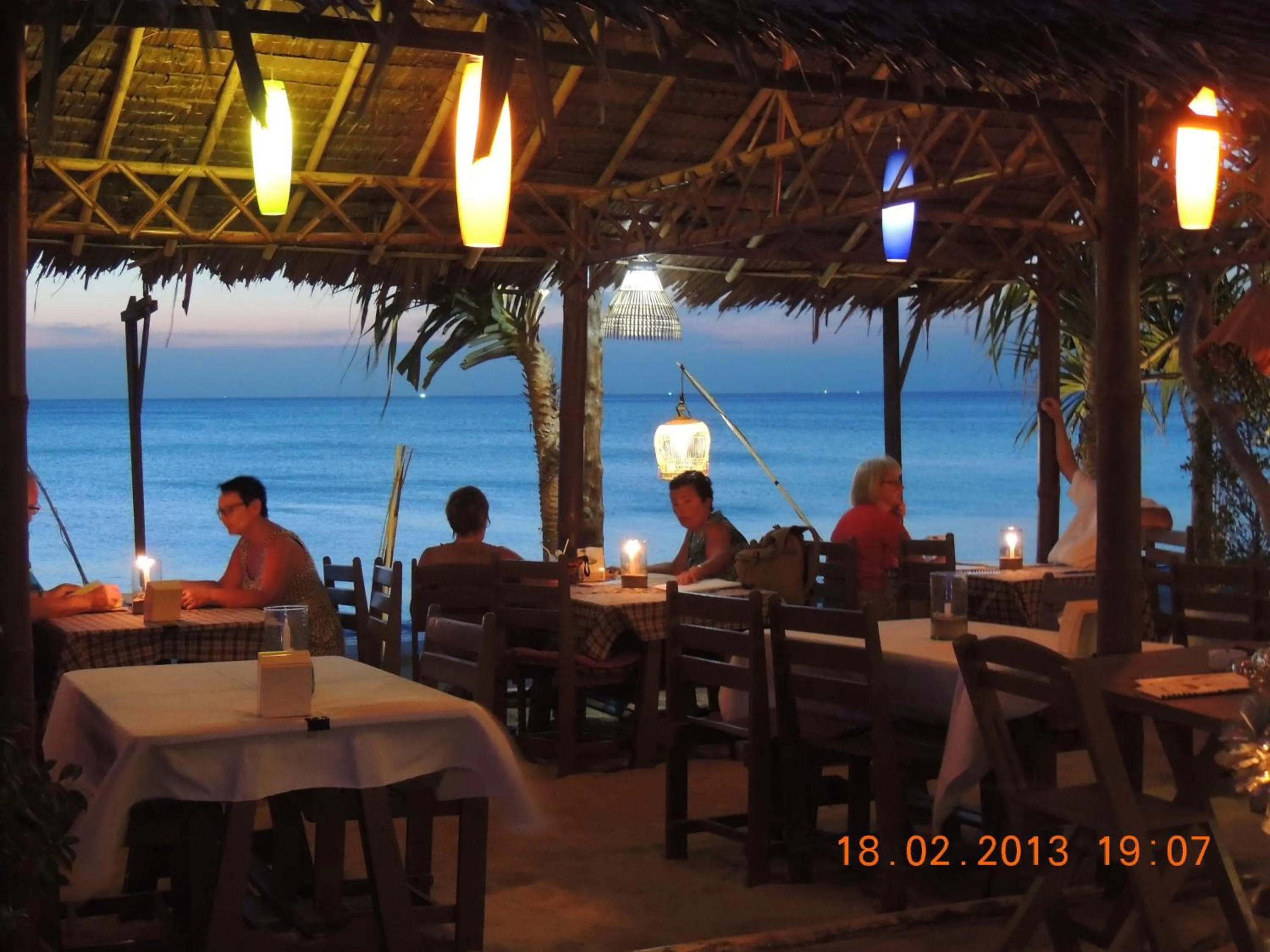 Restaurant/places to eat in Lanta Seafront Resort
