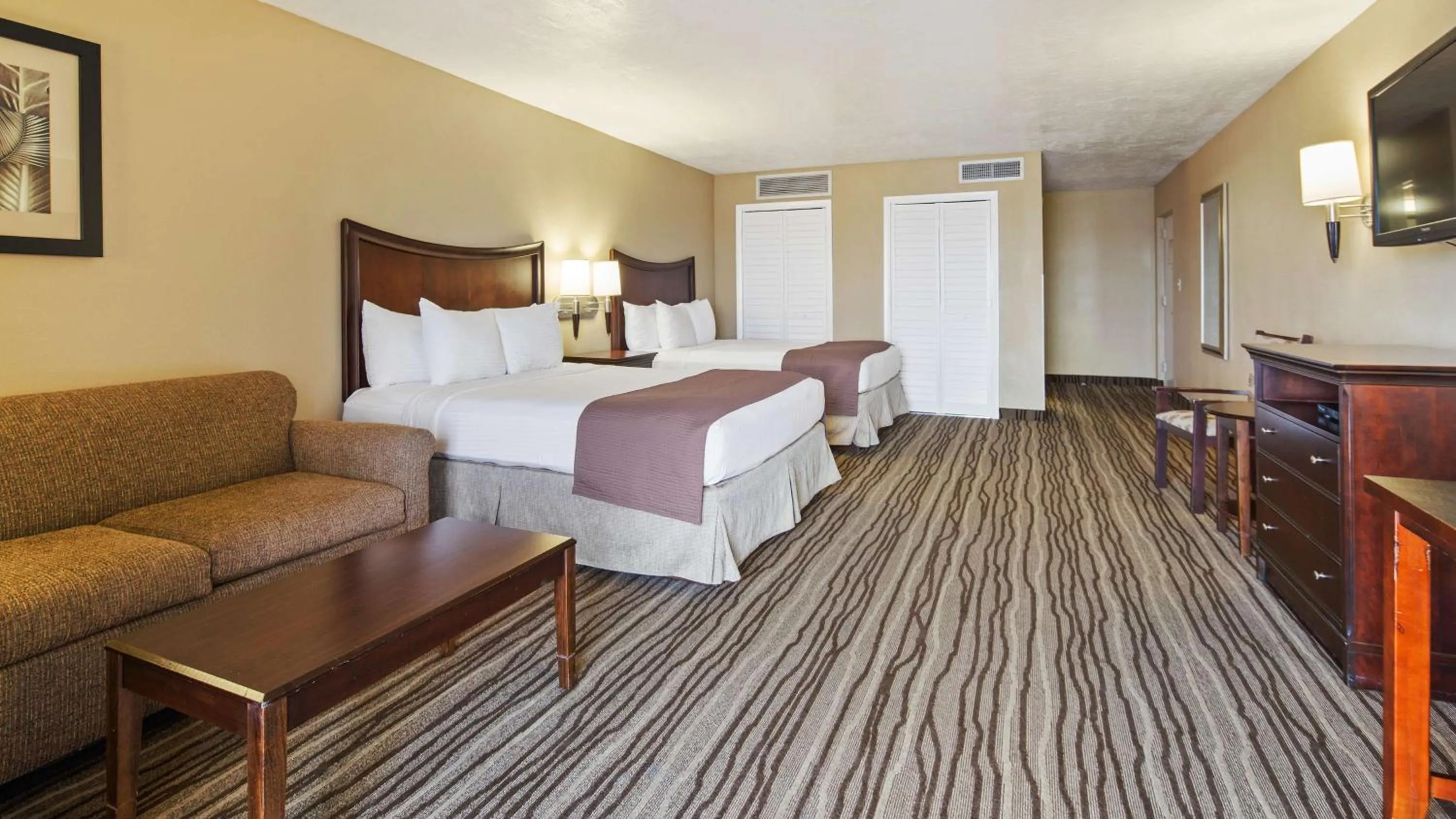 Photo of the whole room, Bed in Best Western Fort Myers Waterfront
