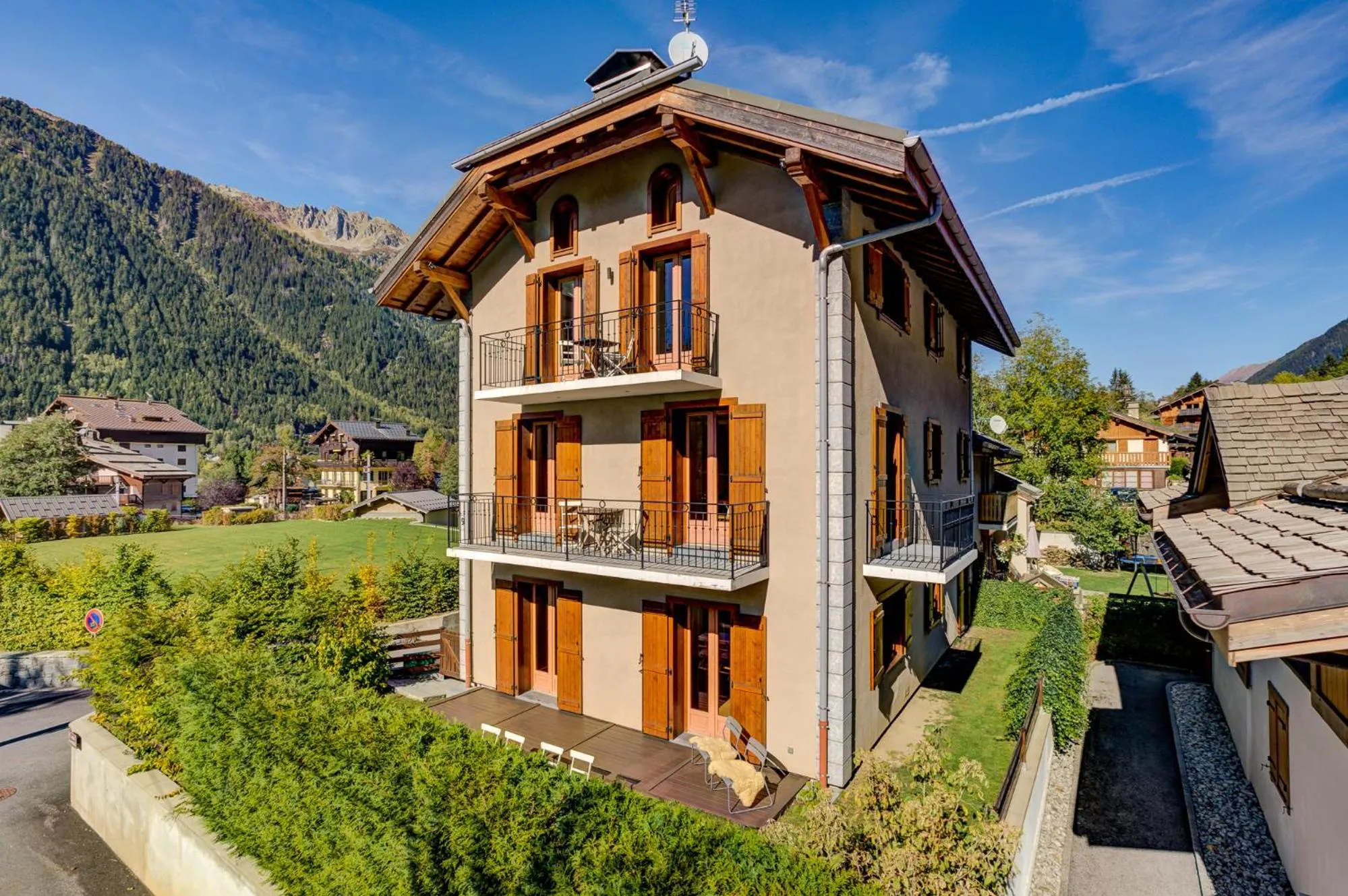Property building in Villa Mont Blanc