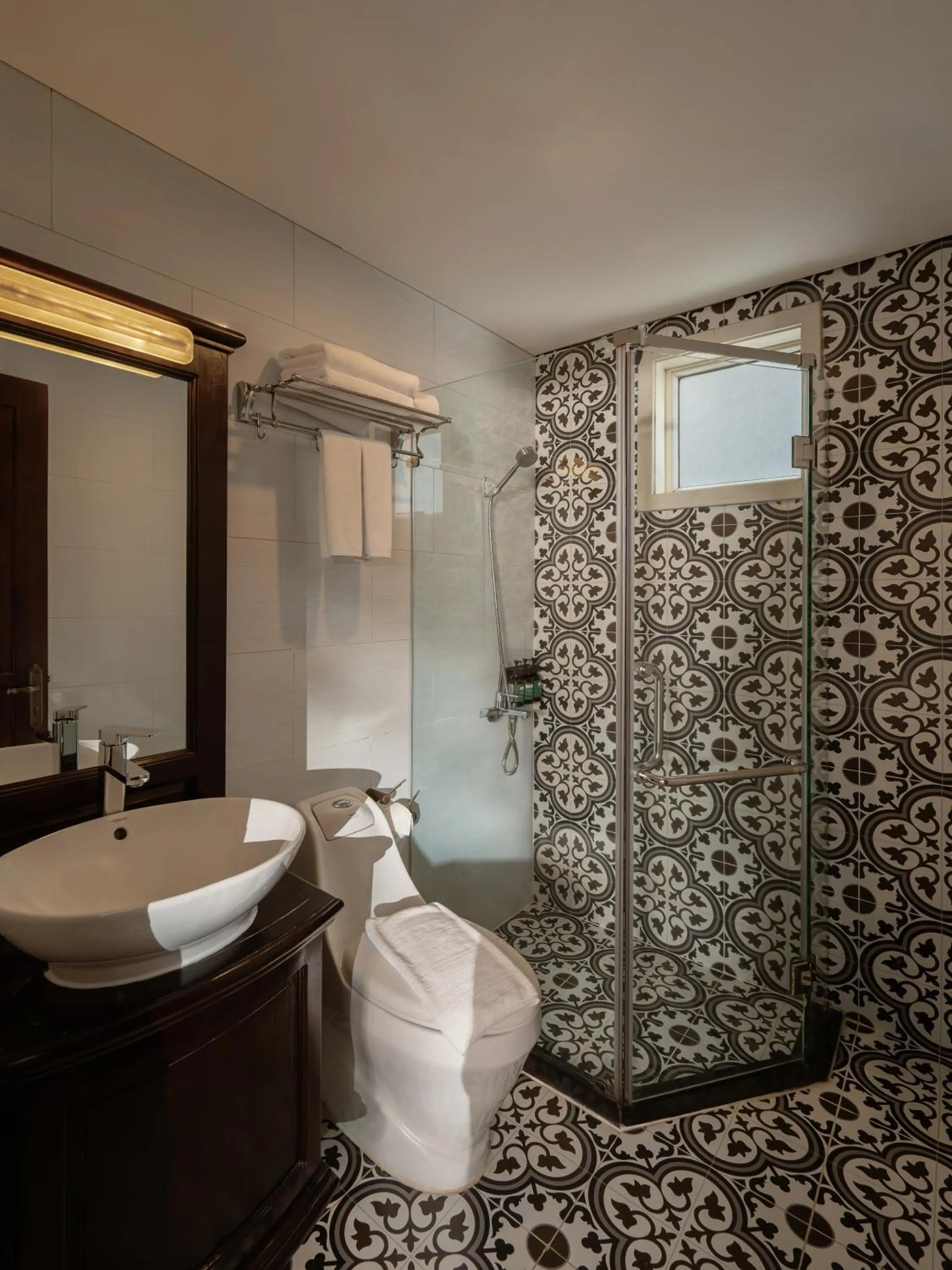 Shower in The Odys Boutique Hotel