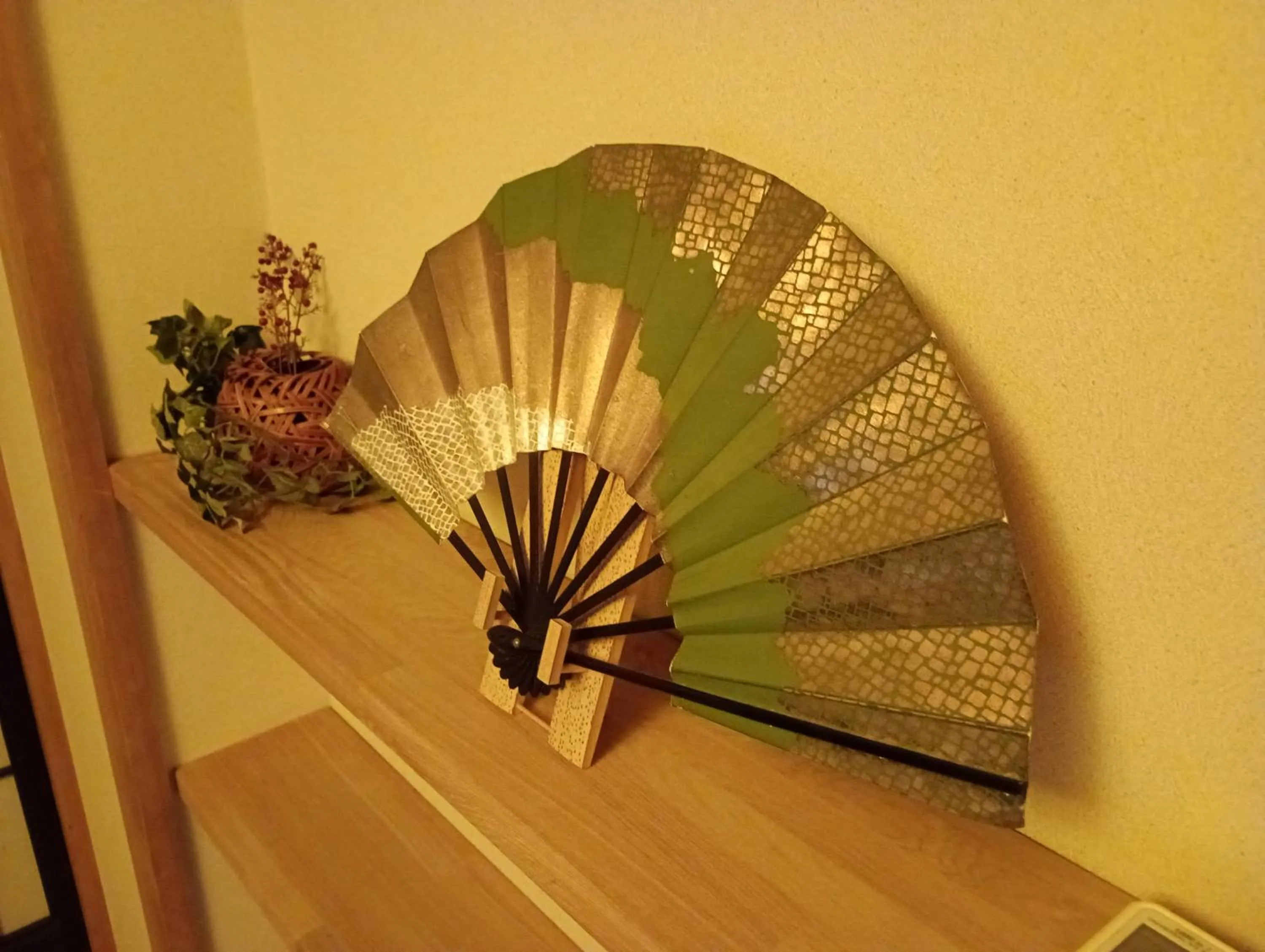 Decorative detail in Wakakusa-an