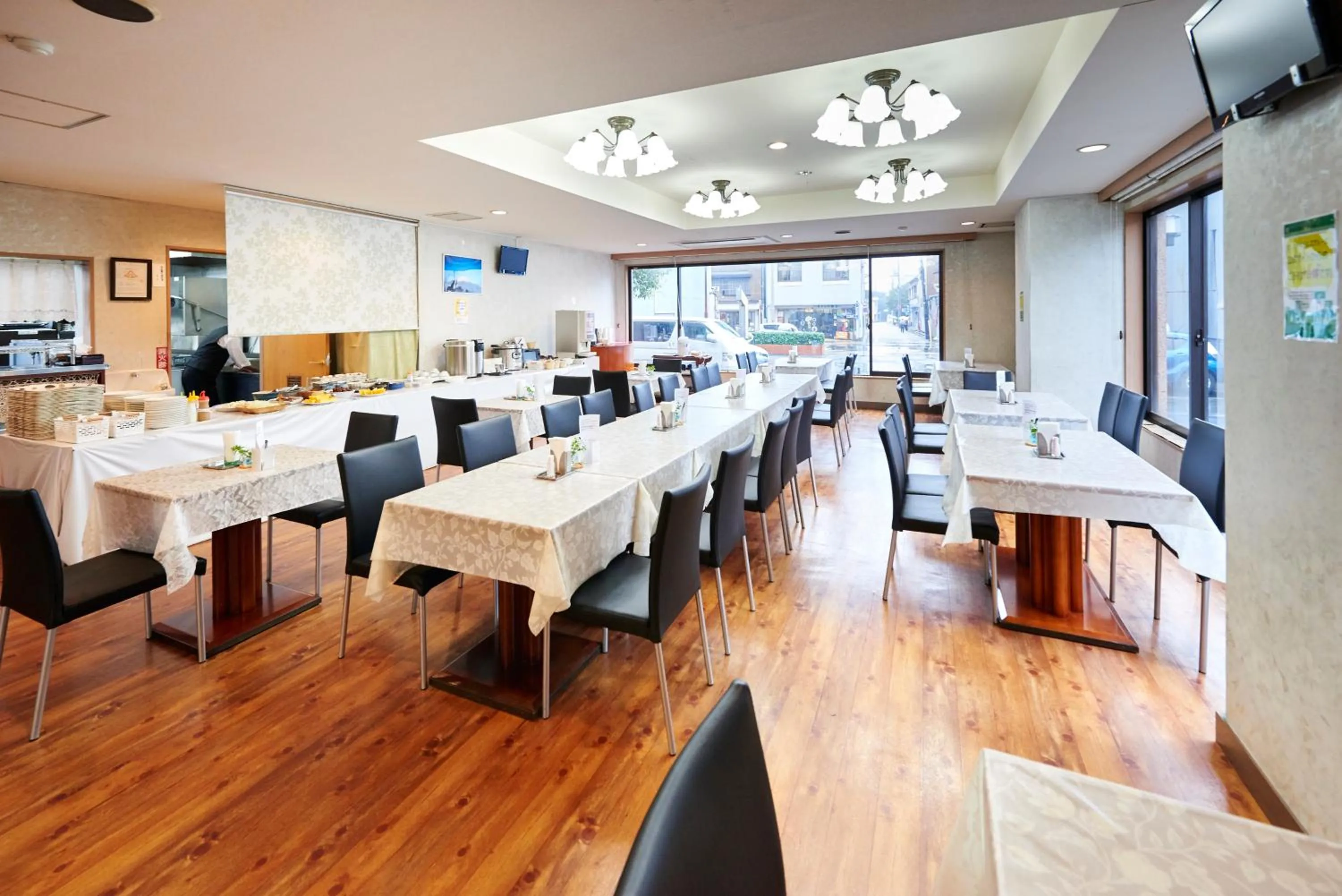 Restaurant/places to eat in Select Inn Mishima