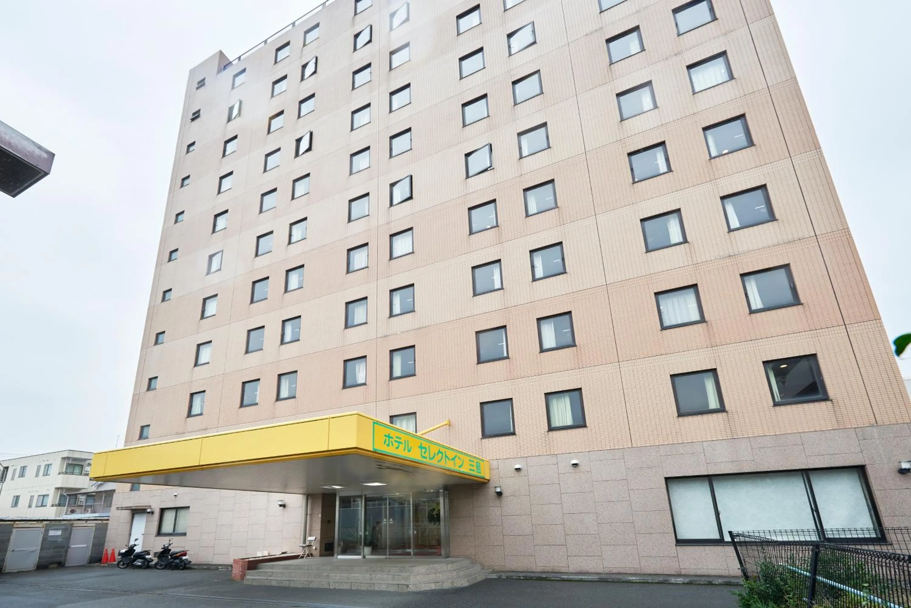 Property building in Select Inn Mishima