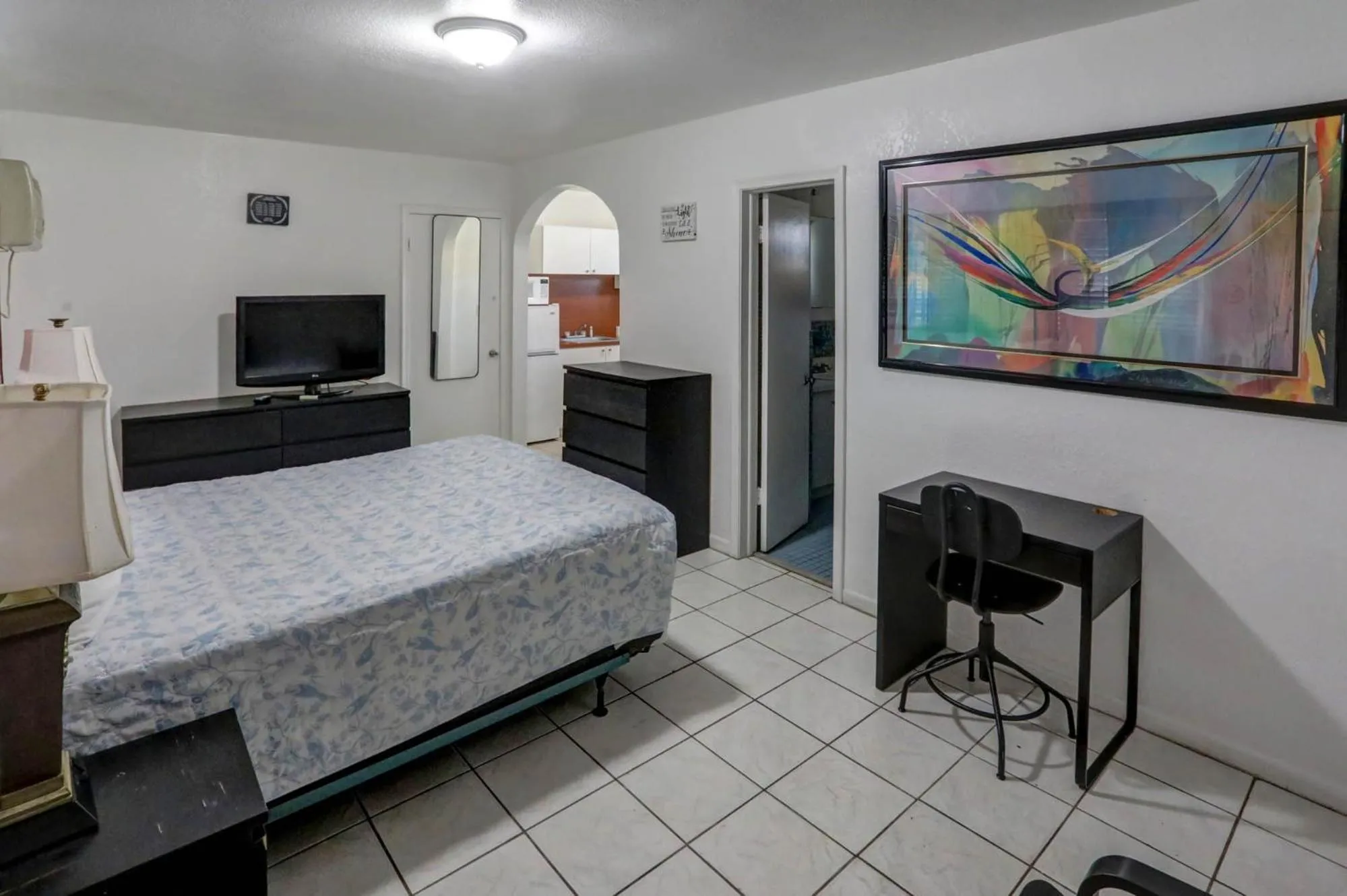 Bed in Green Seas Motel