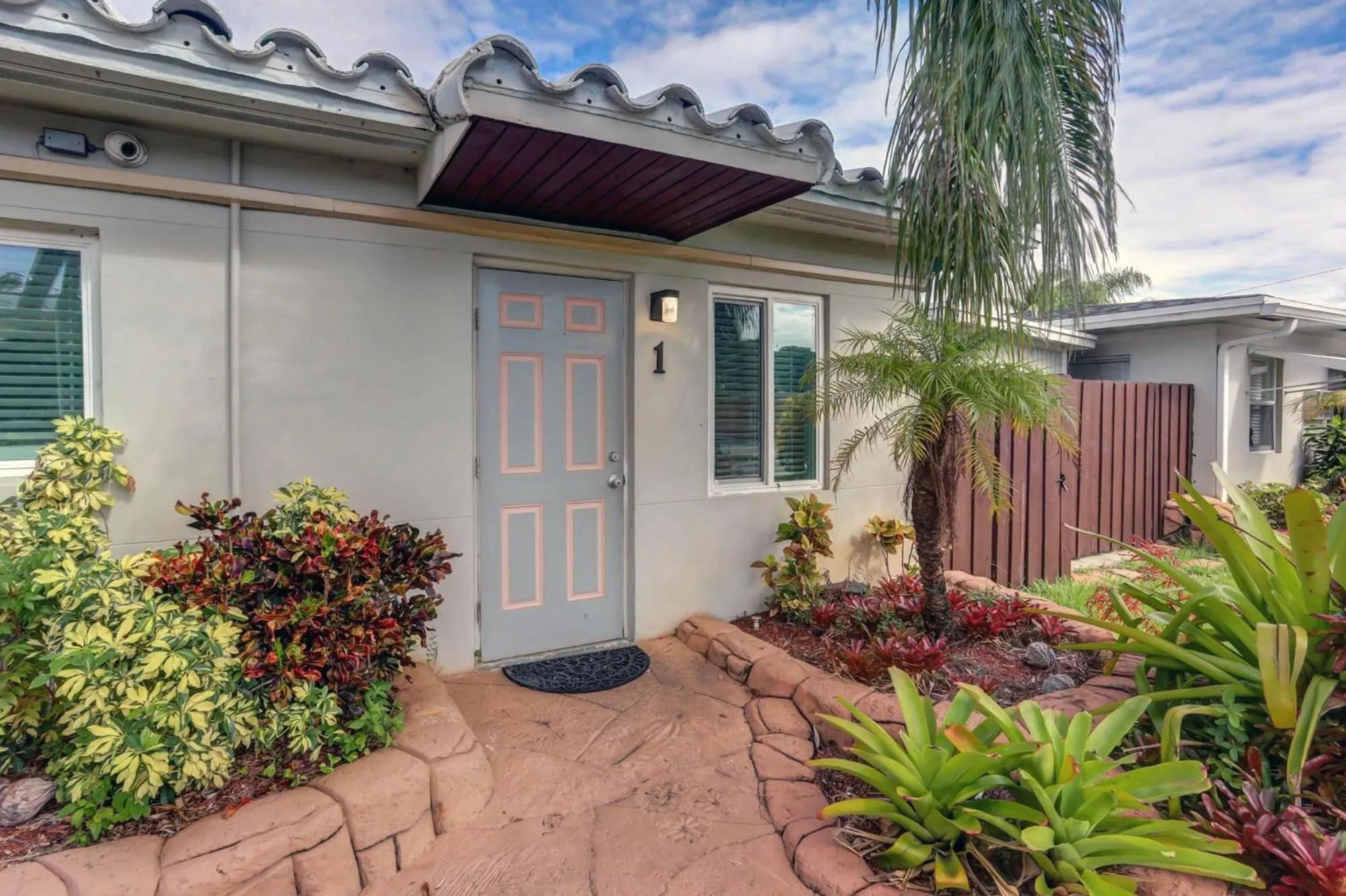 Property building in Green Seas Motel