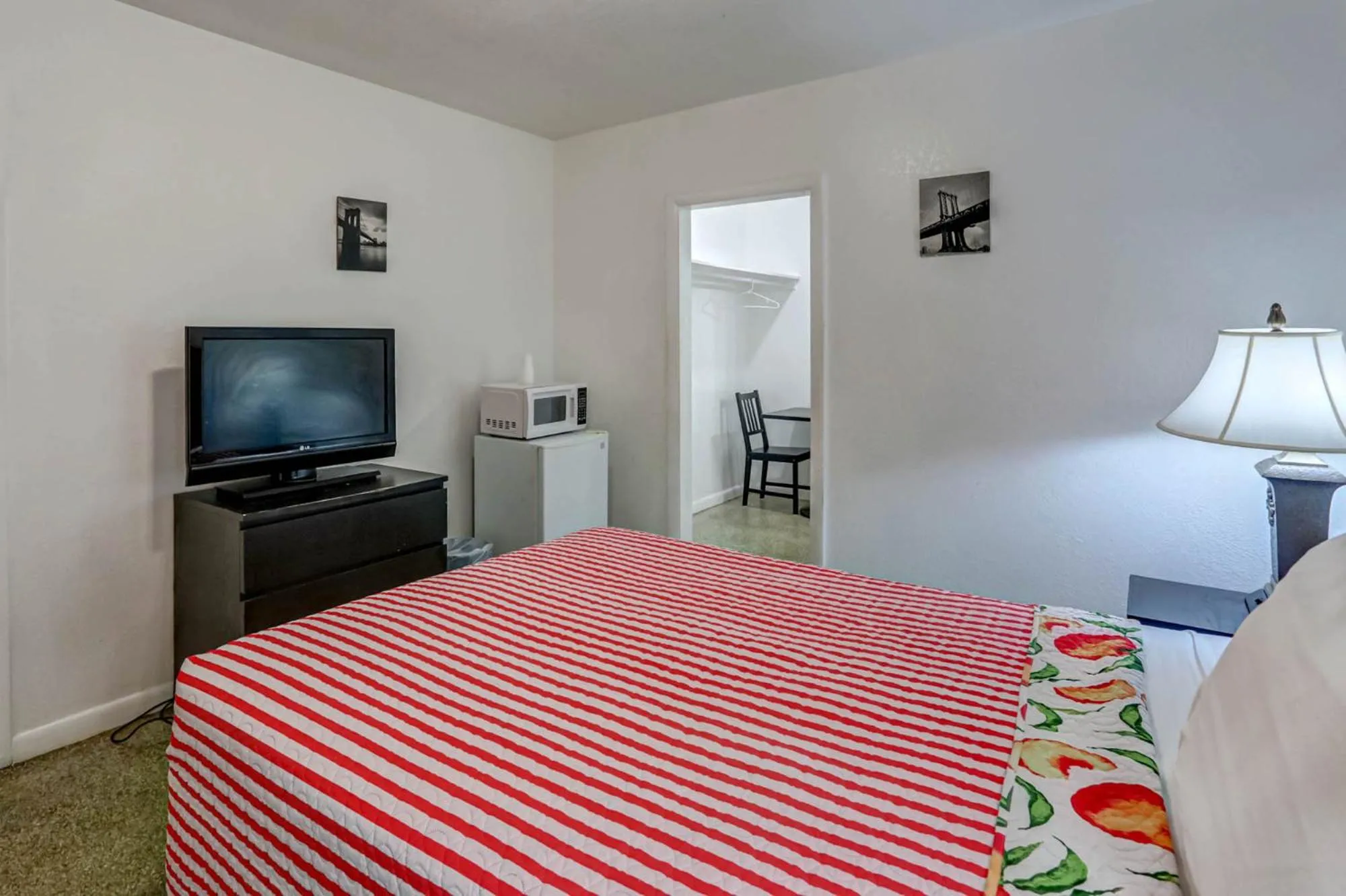 Bed in Green Seas Motel