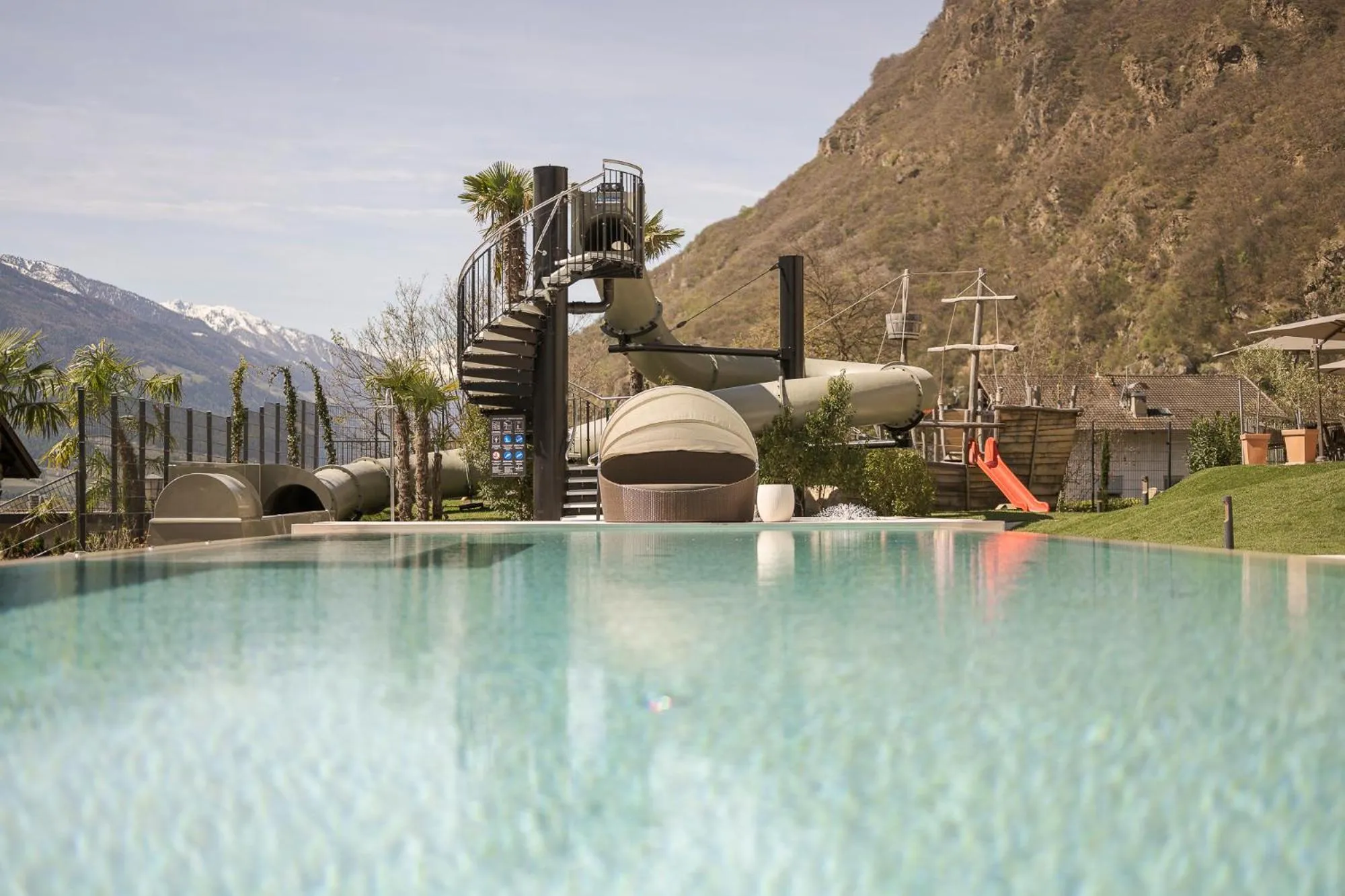 Swimming pool in Amaris Suites