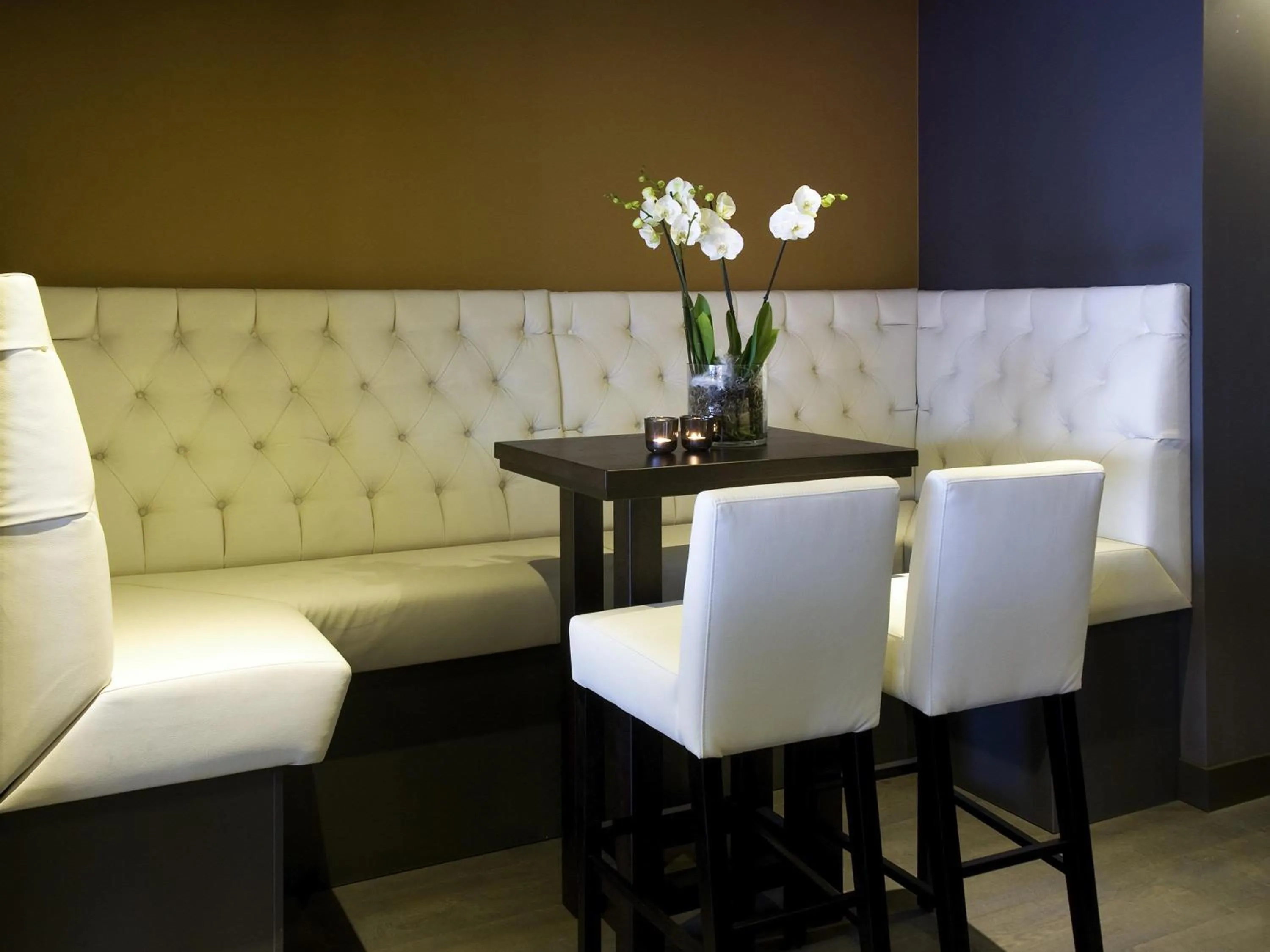 Lounge or bar in Mercure Hotel Amersfoort Centre