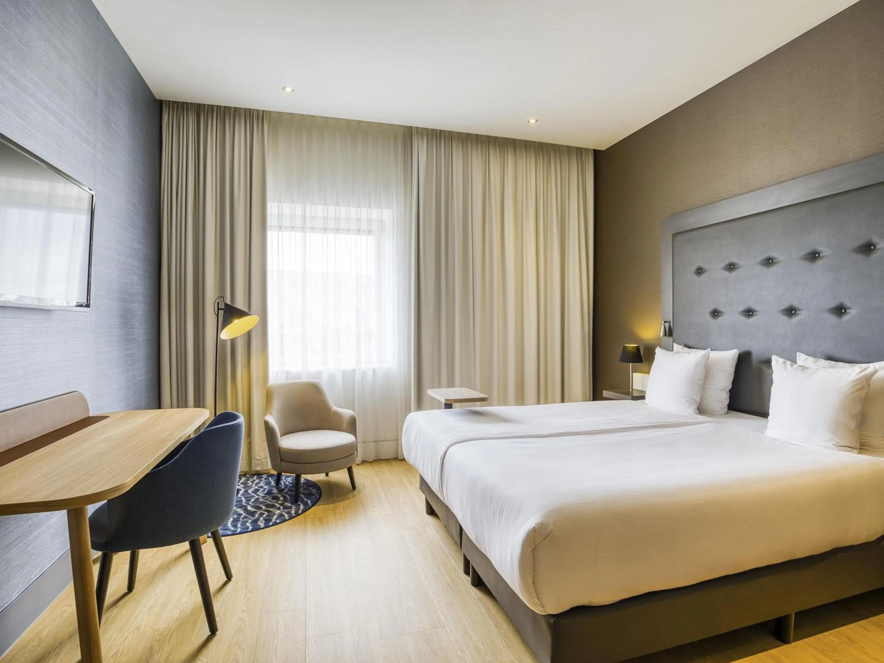 Bedroom, Bed in Mercure Hotel Amersfoort Centre