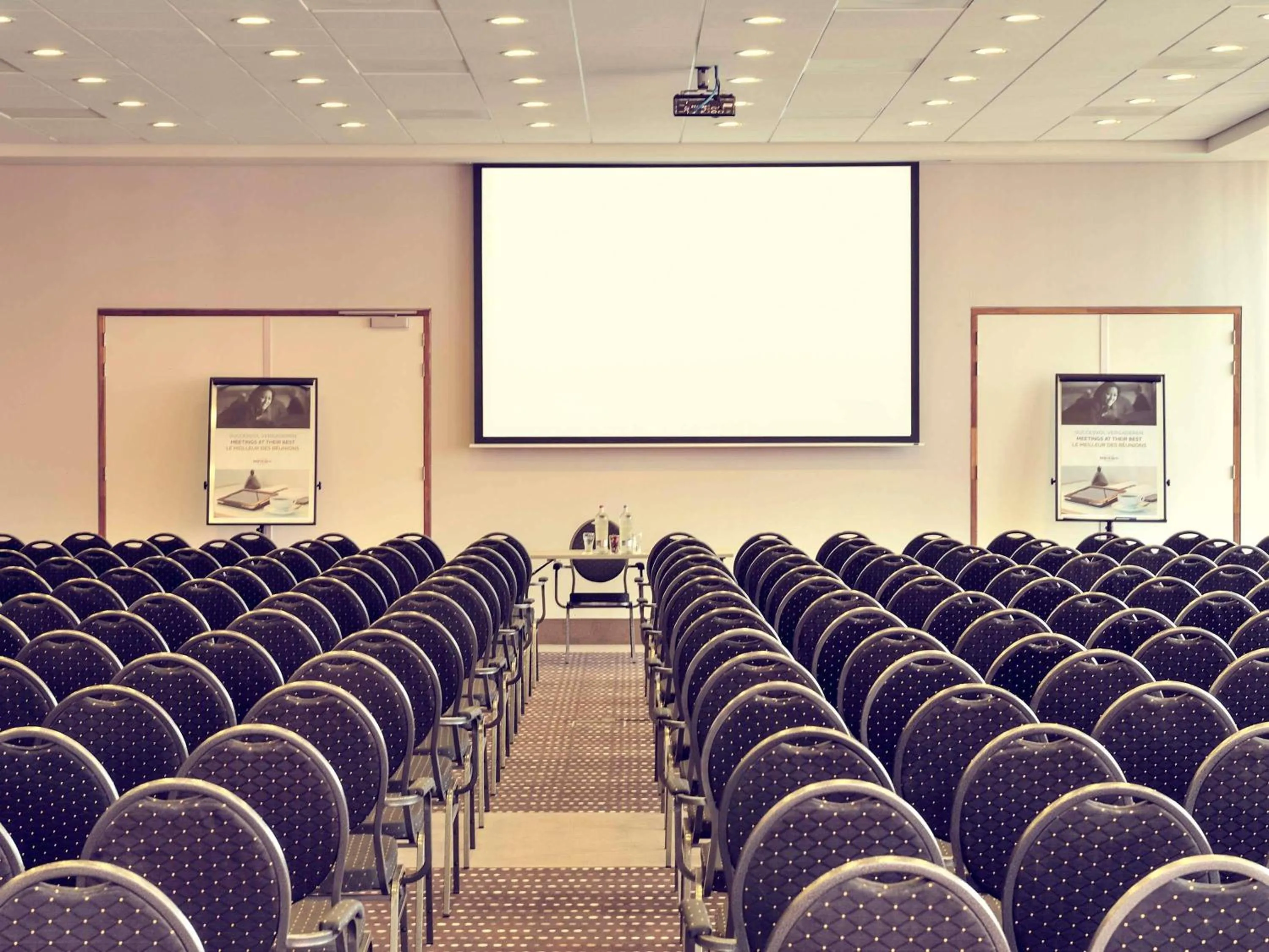 Meeting/conference room in Mercure Hotel Amersfoort Centre