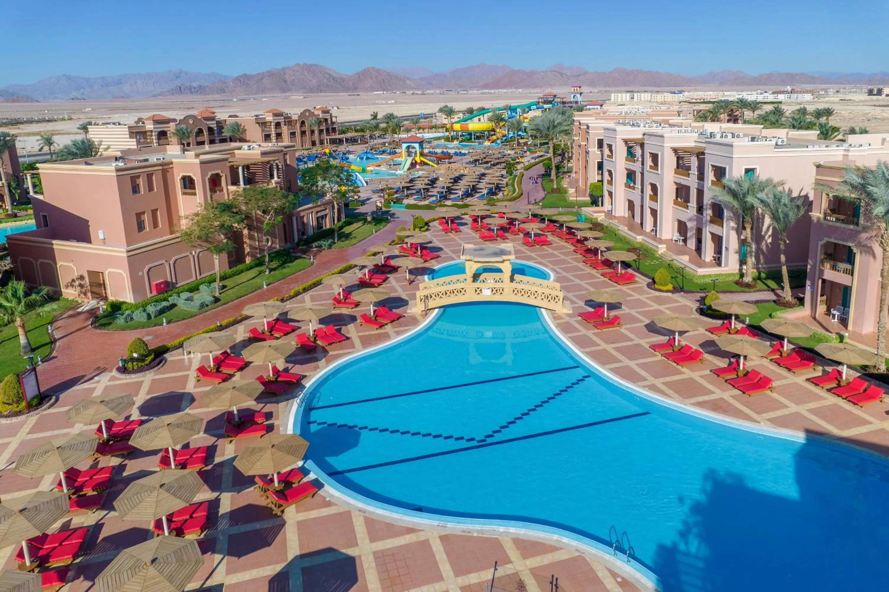 Swimming pool in Charmillion Club Aquapark