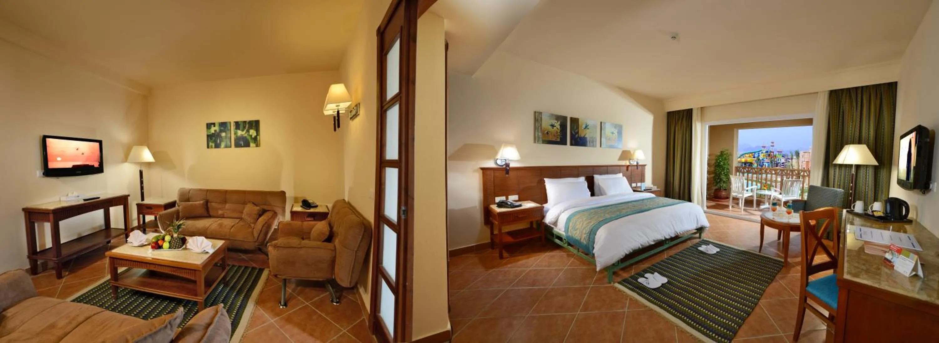 Shower, Bed in Charmillion Club Aquapark