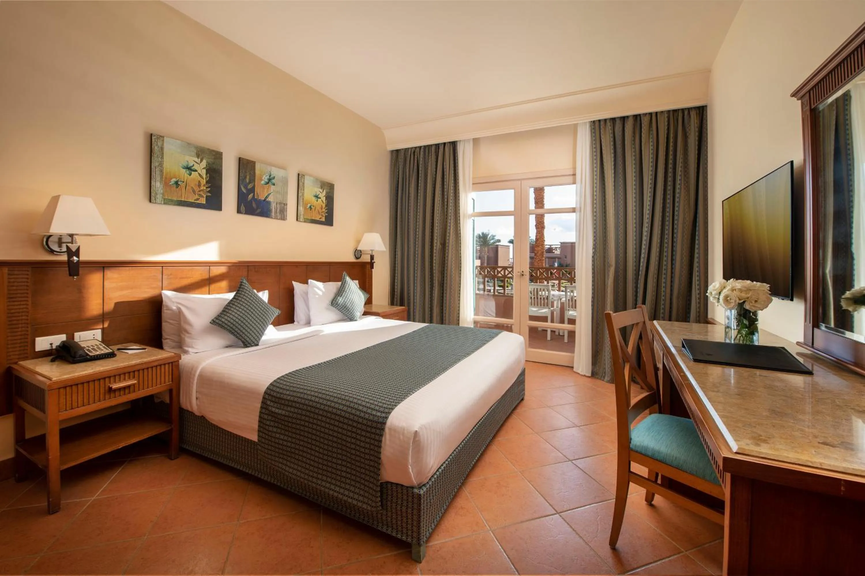 Bedroom, Bed in Charmillion Club Aquapark