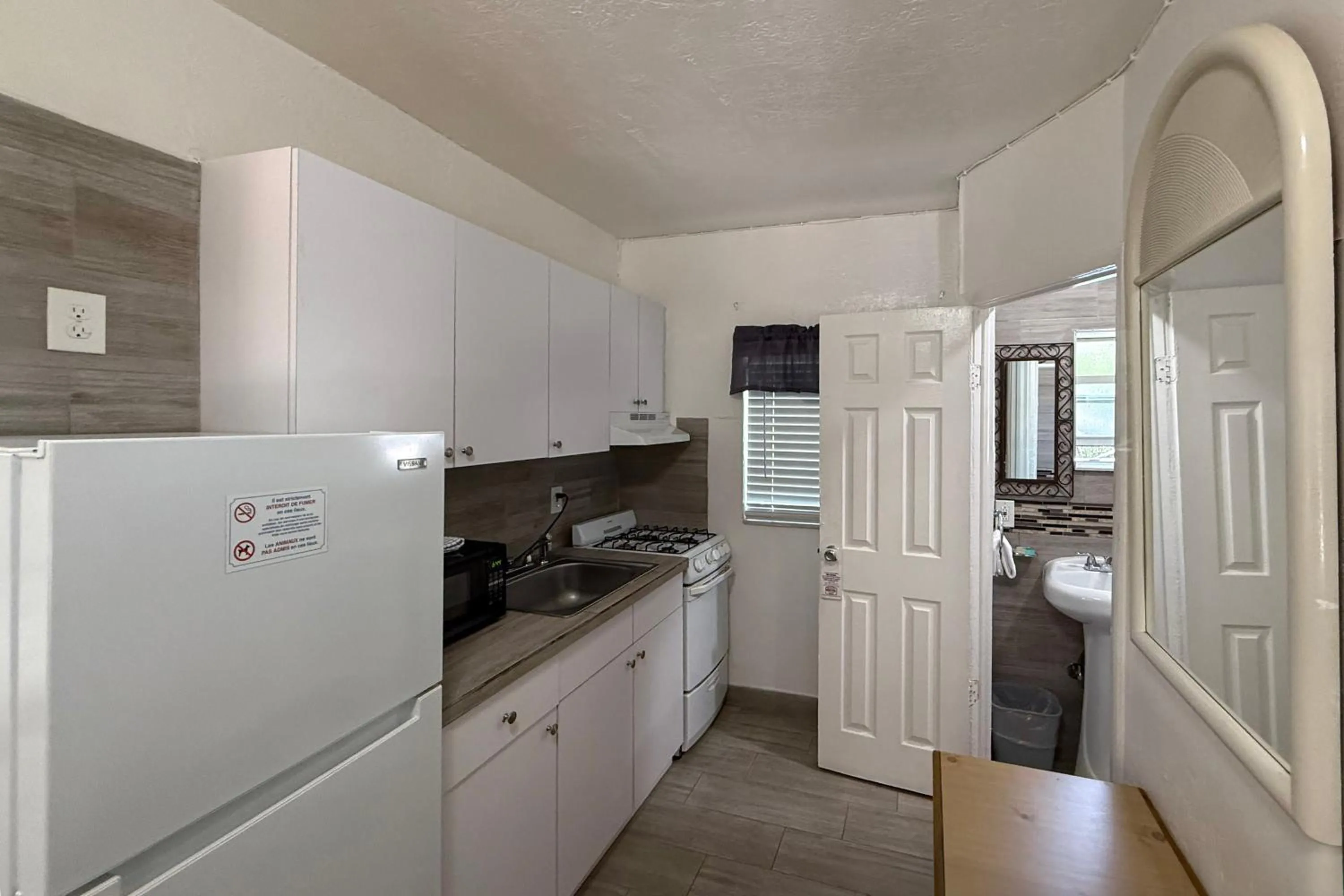 Richard's Motel Extended Stay