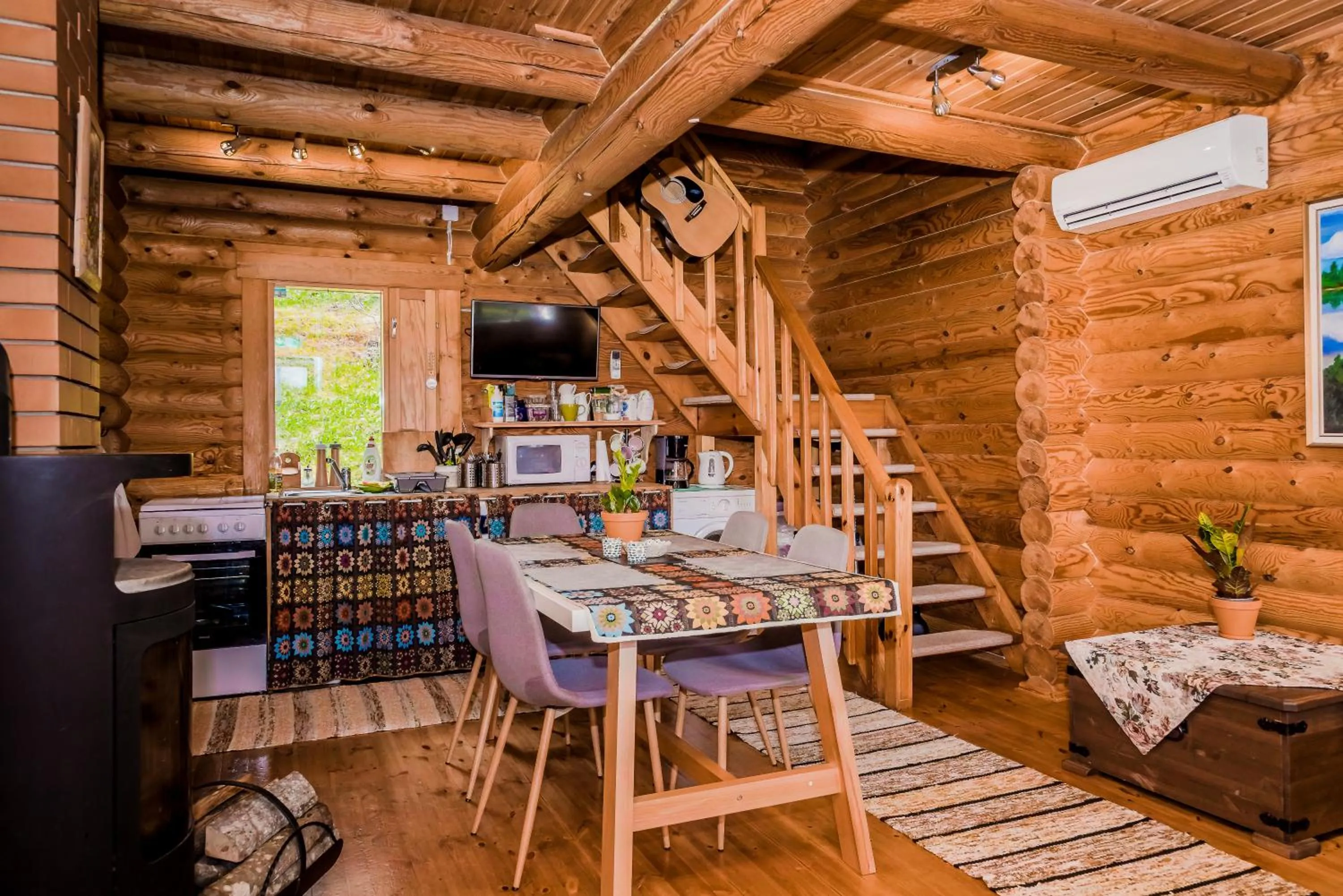 Communal lounge/ TV room in Külmamäe puhkemaja