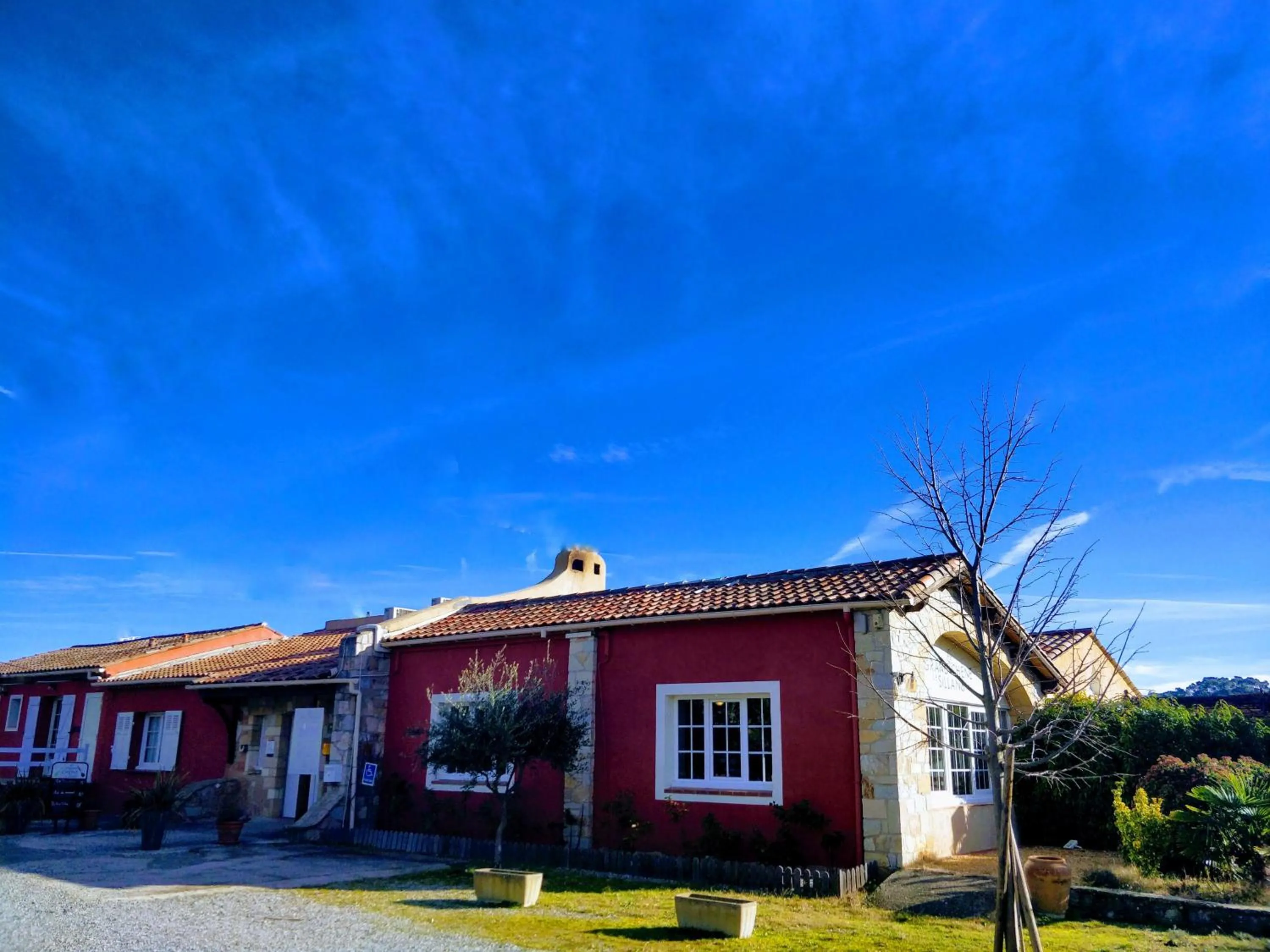 Facade/entrance in Auberge du Grand Chêne