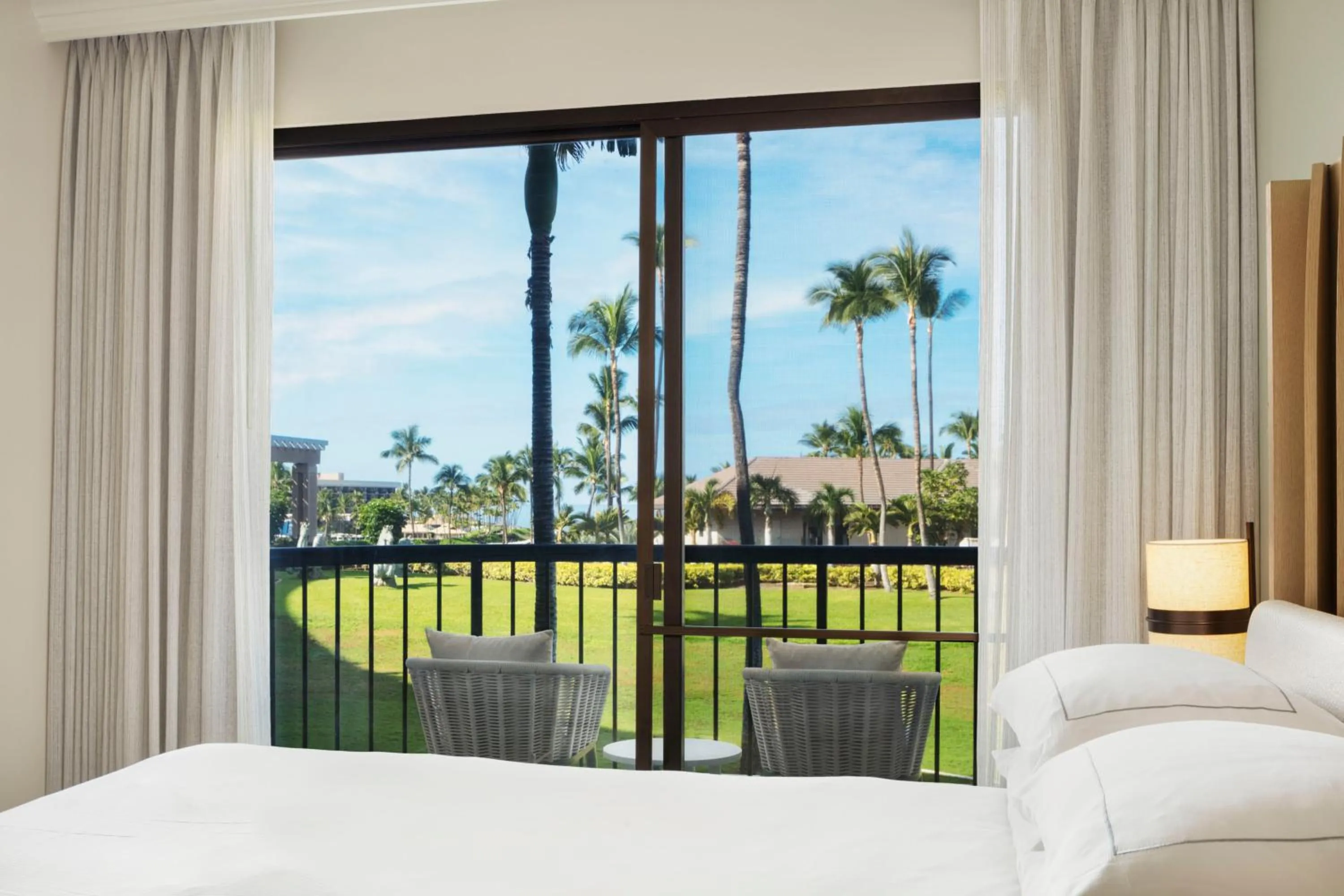 View (from property/room), Bed in Hilton Waikoloa Village